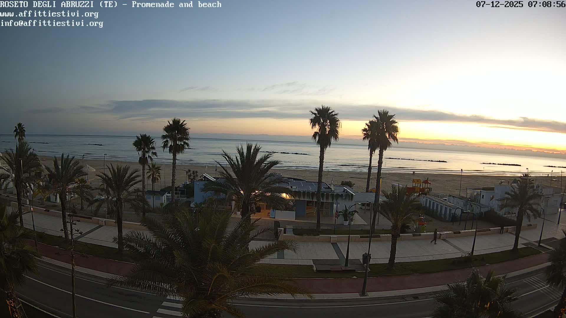 Roseto degli Abruzzi Beach Live Cam - Abruzzo, Italy