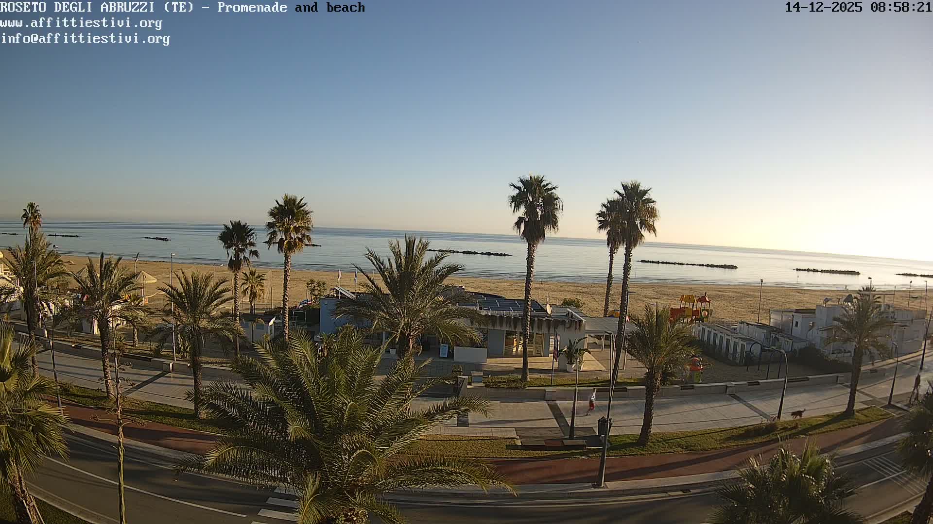 Roseto degli Abruzzi Beach Live Cam - Abruzzo, Italy