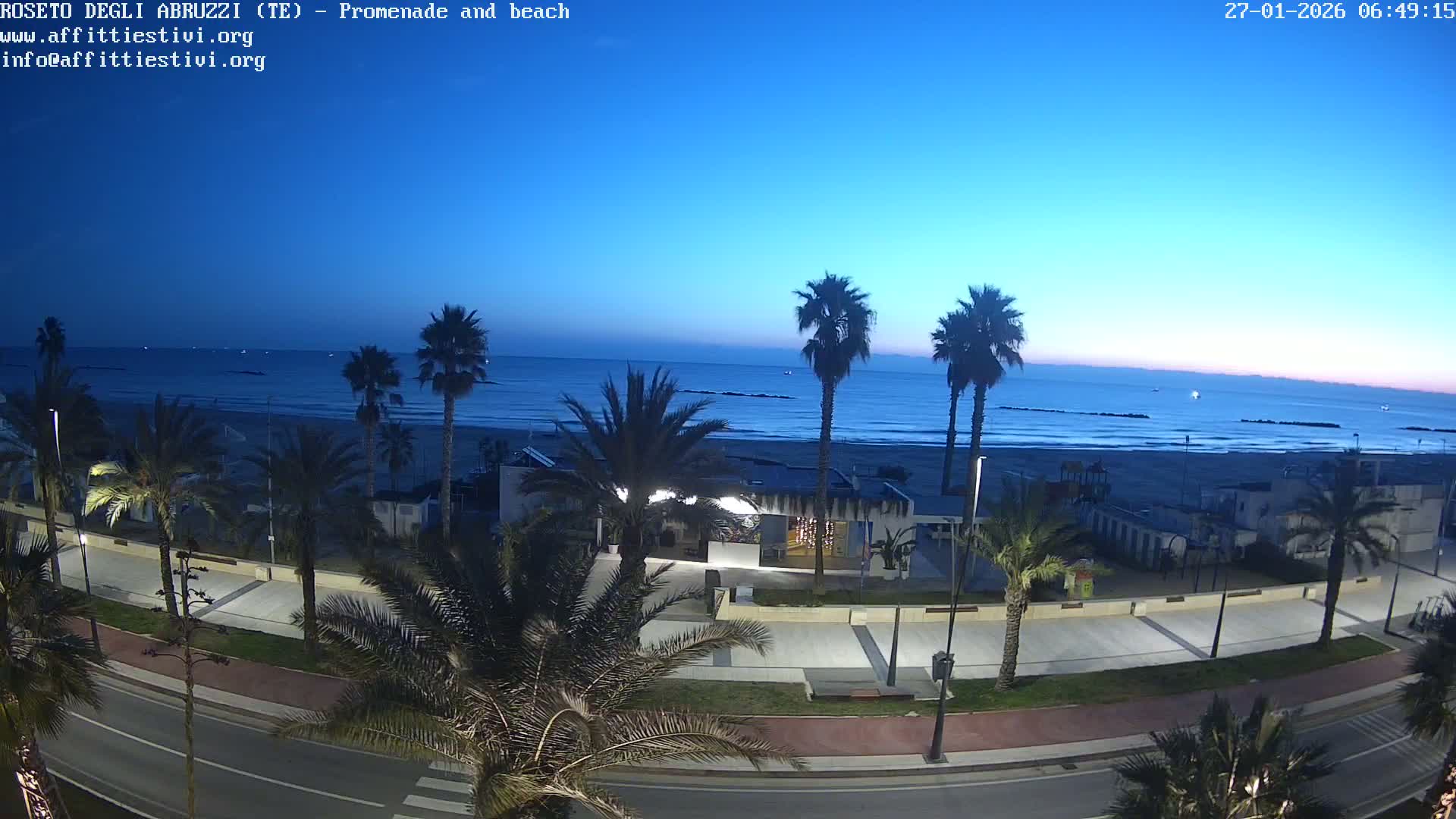 Roseto degli Abruzzi Beach Live Cam - Abruzzo, Italy