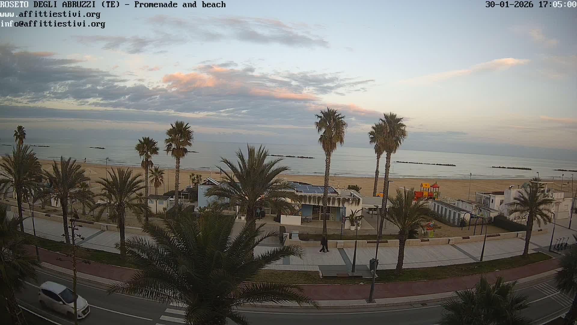 Roseto degli Abruzzi Beach Live Cam - Abruzzo, Italy