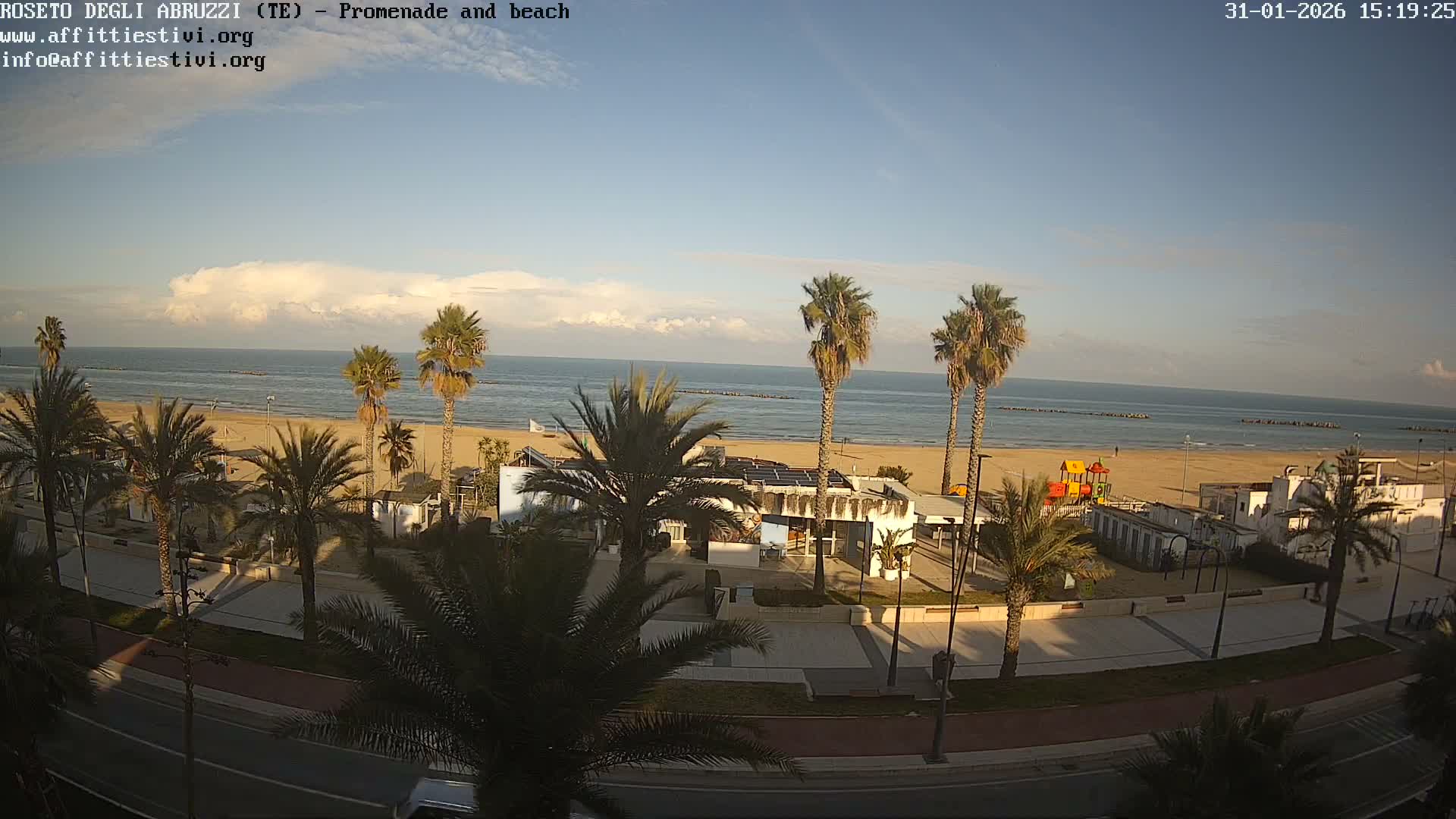 Roseto degli Abruzzi Beach Live Cam - Abruzzo, Italy