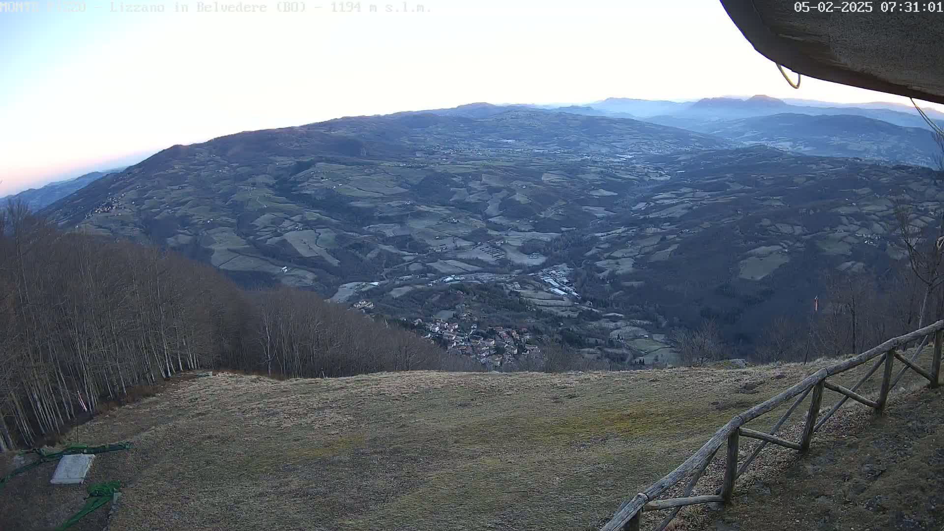 Parco Corno alle Scale, Mount Pizzo Paragliding Runway  Live Cam - Lizzano in Belvedere, Emilia-Romagna, Italy