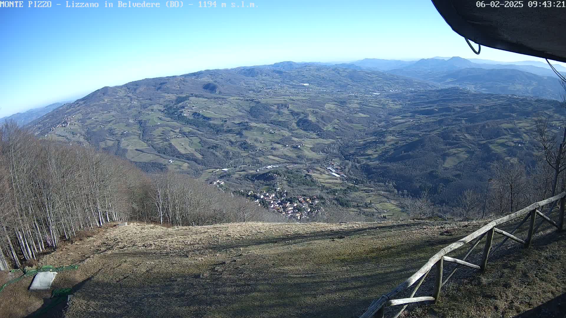 Parco Corno alle Scale, Mount Pizzo Paragliding Runway  Live Cam - Lizzano in Belvedere, Emilia-Romagna, Italy