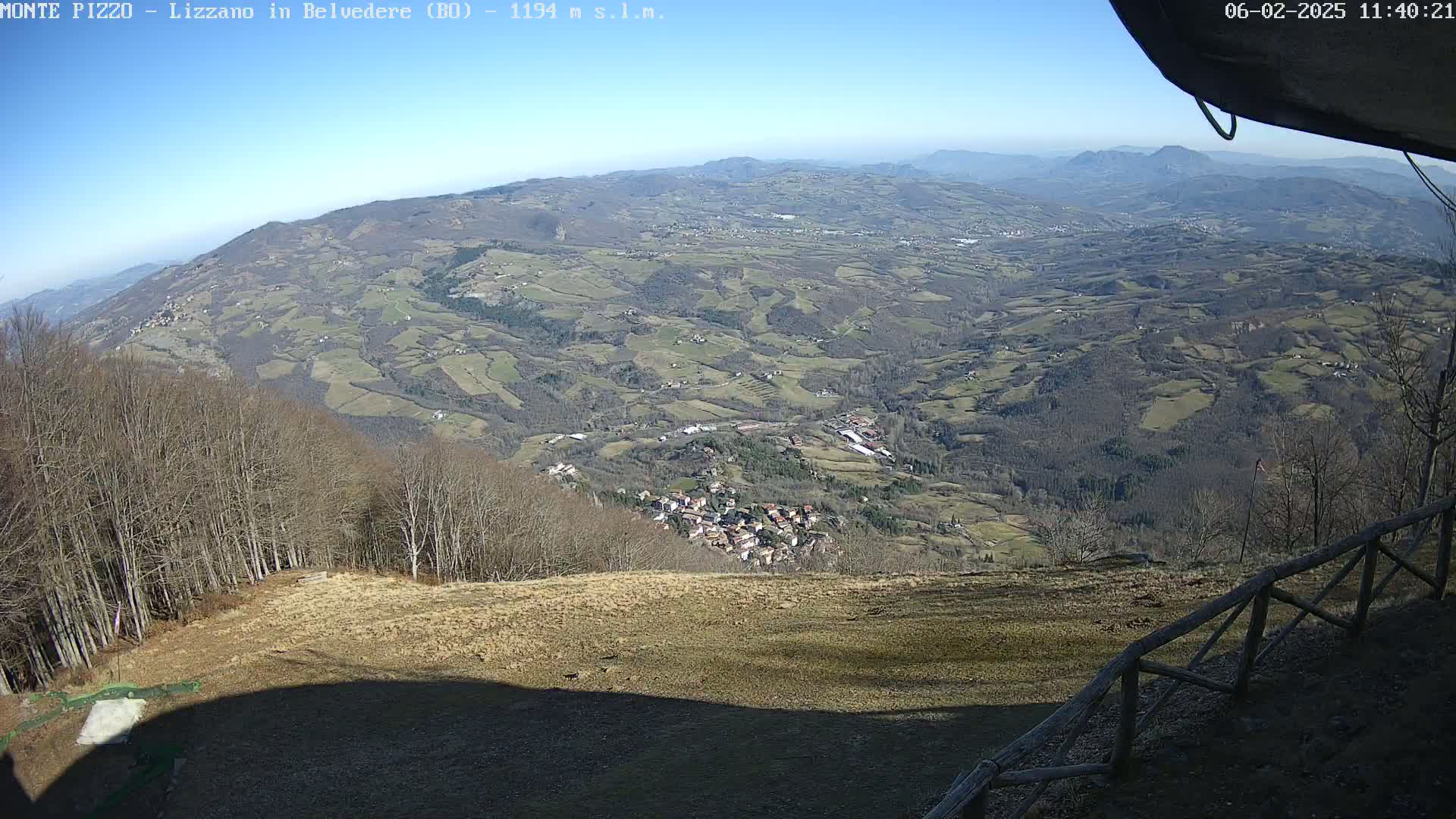 Parco Corno alle Scale, Mount Pizzo Paragliding Runway  Live Cam - Lizzano in Belvedere, Emilia-Romagna, Italy