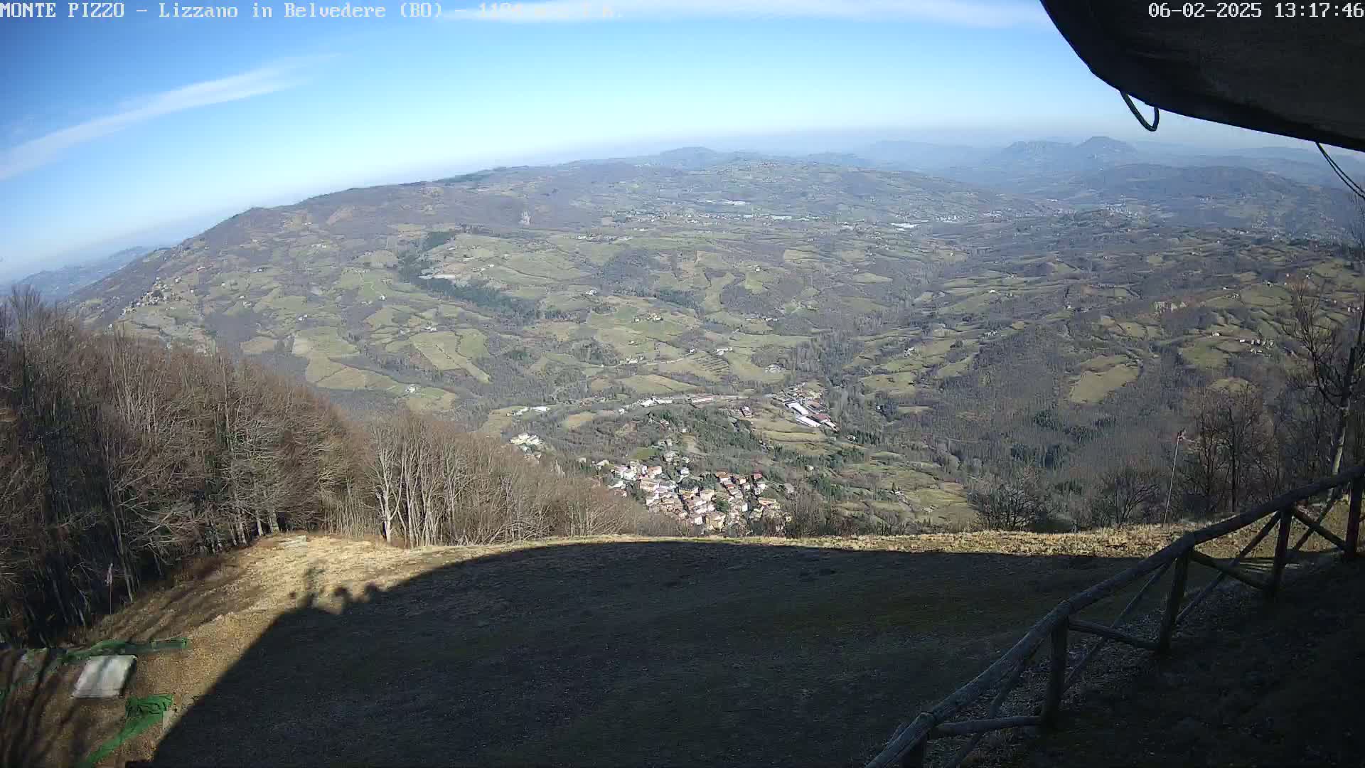 Parco Corno alle Scale, Mount Pizzo Paragliding Runway  Live Cam - Lizzano in Belvedere, Emilia-Romagna, Italy