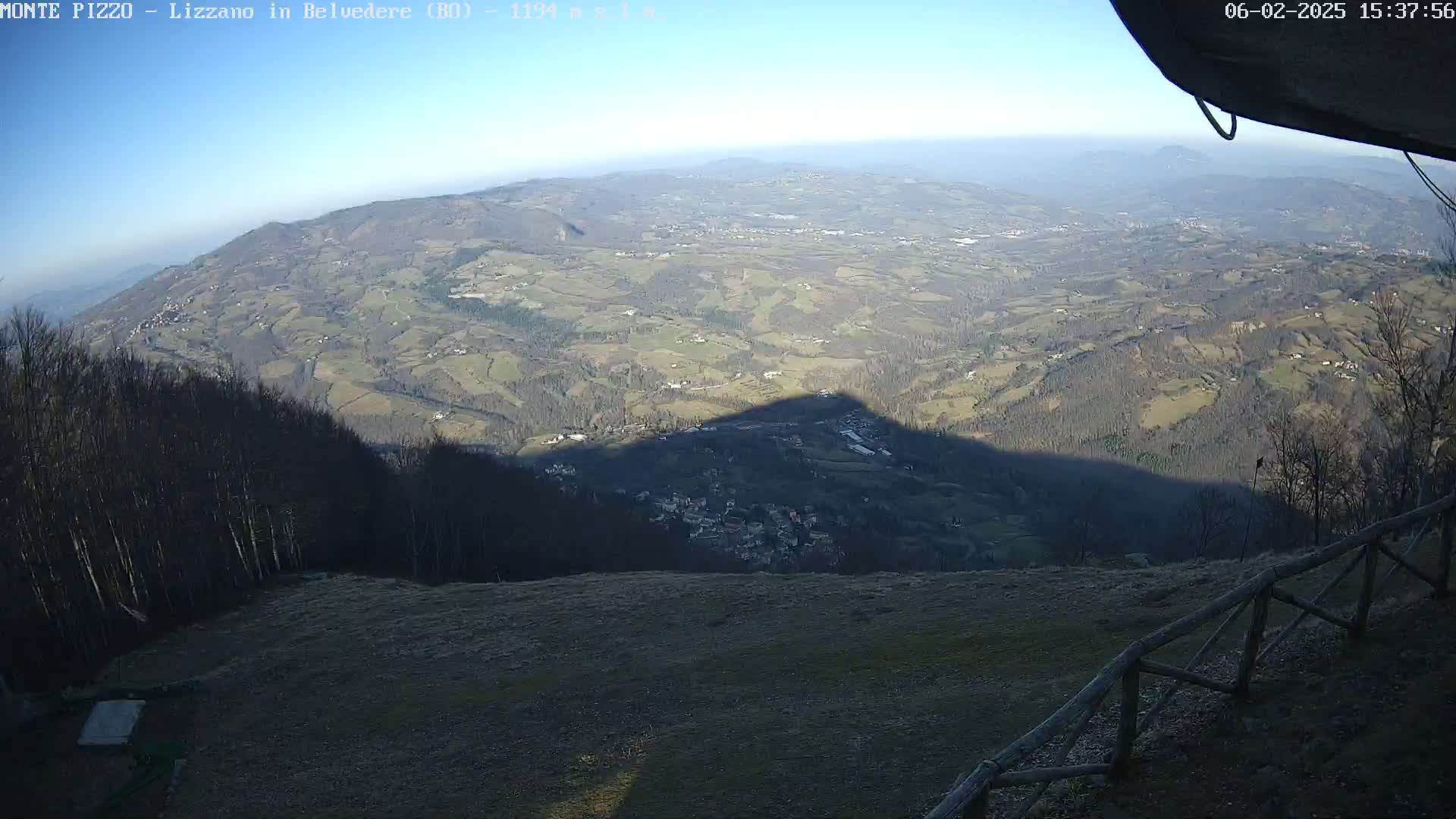 Parco Corno alle Scale, Mount Pizzo Paragliding Runway  Live Cam - Lizzano in Belvedere, Emilia-Romagna, Italy