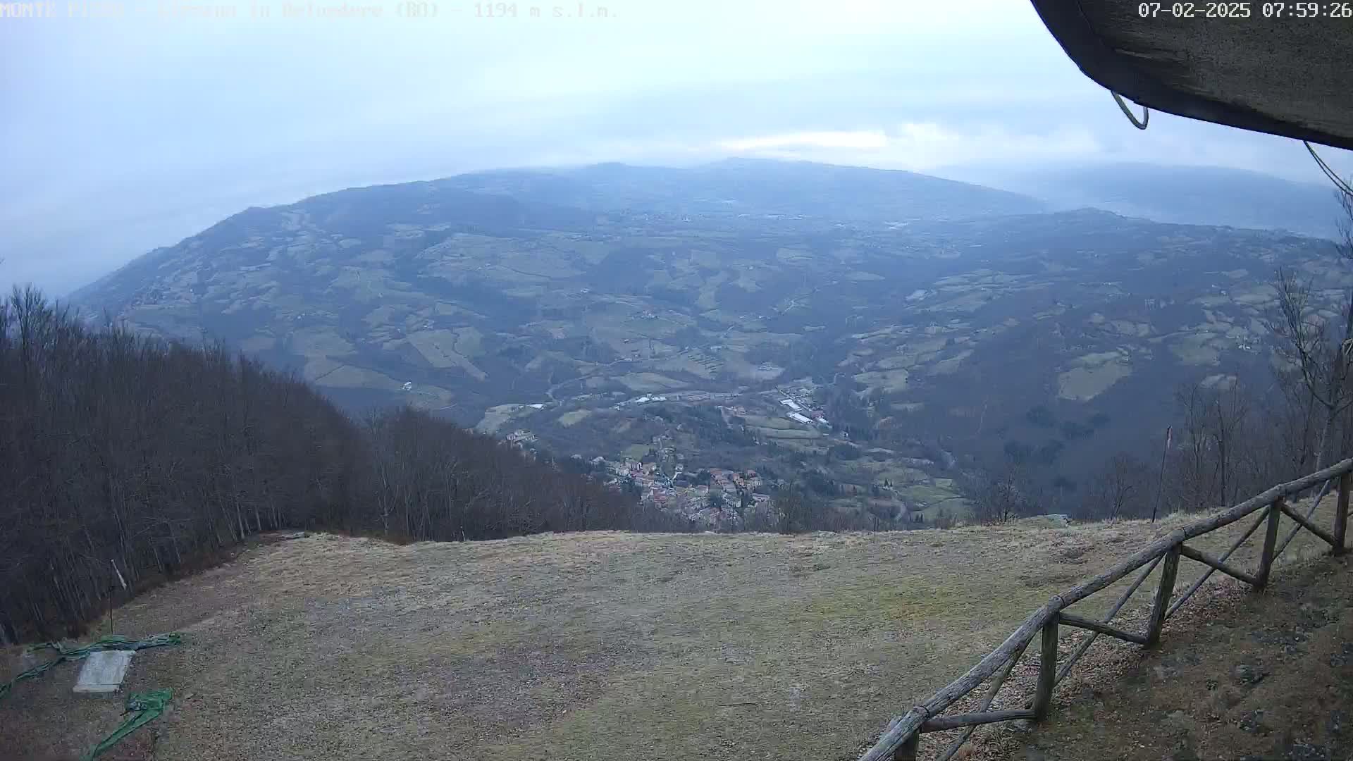 Parco Corno alle Scale, Mount Pizzo Paragliding Runway  Live Cam - Lizzano in Belvedere, Emilia-Romagna, Italy