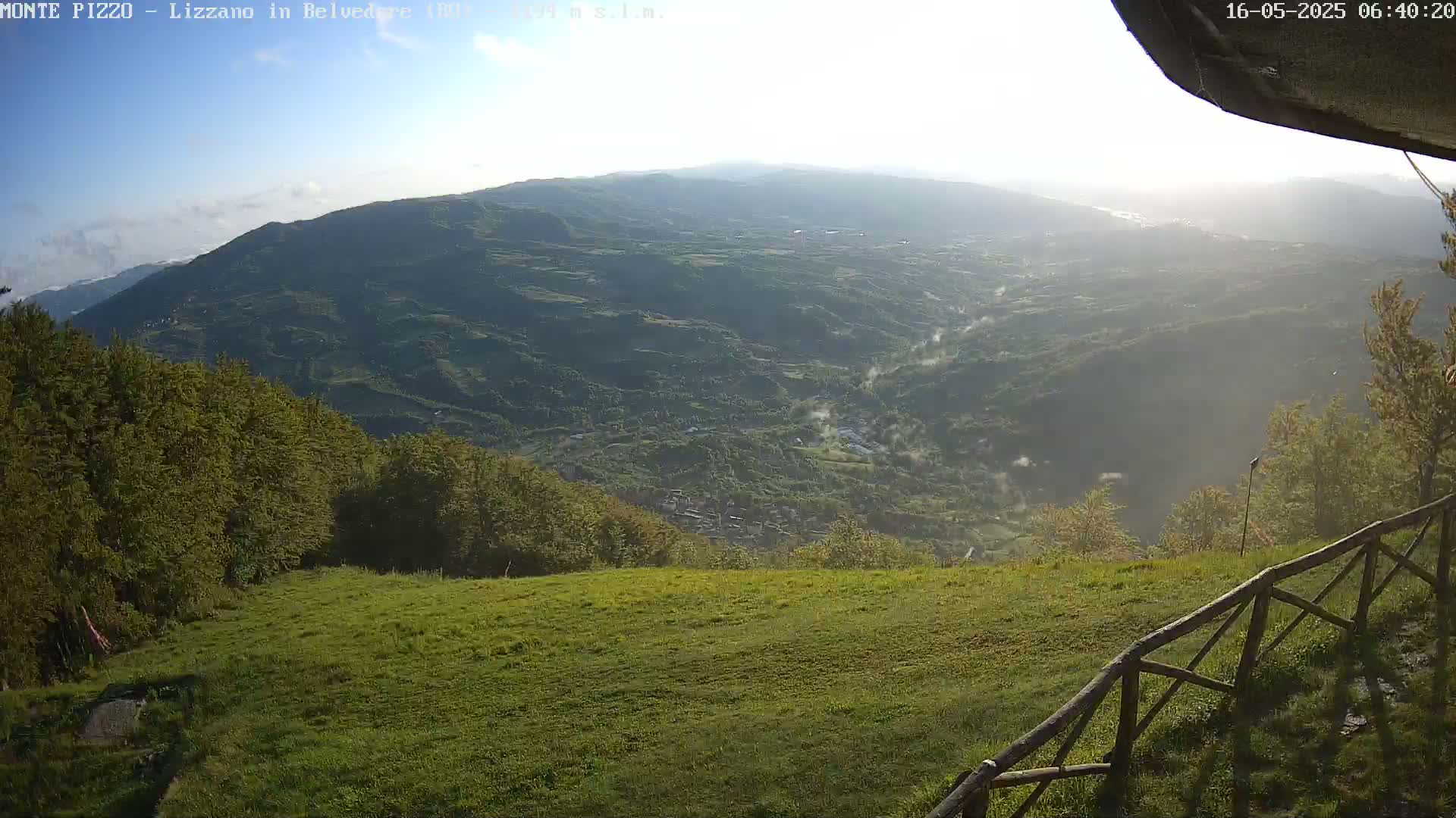 Parco Corno alle Scale, Mount Pizzo Paragliding Runway  Live Cam - Lizzano in Belvedere, Emilia-Romagna, Italy