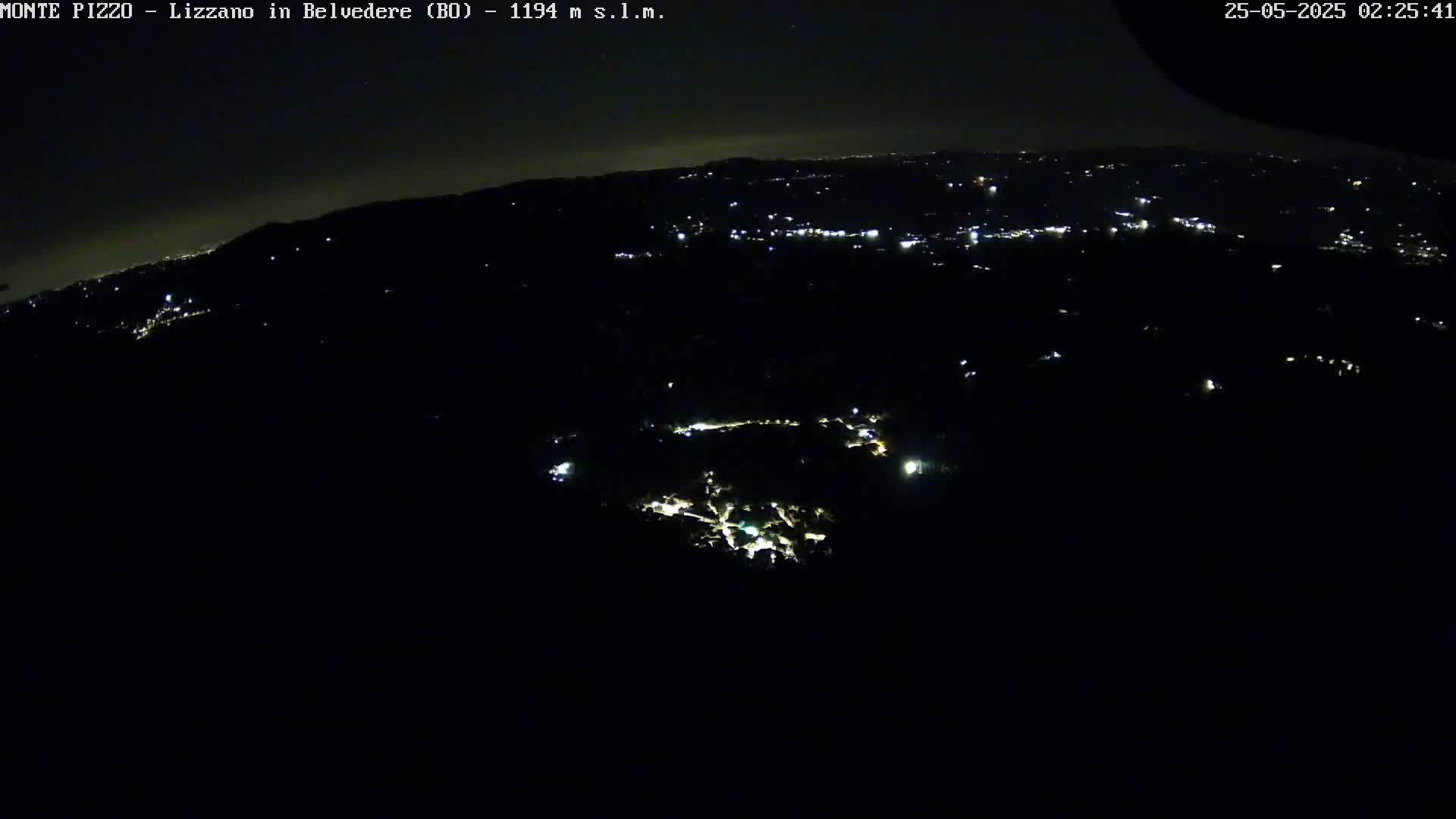 Parco Corno alle Scale, Mount Pizzo Paragliding Runway  Live Cam - Lizzano in Belvedere, Emilia-Romagna, Italy