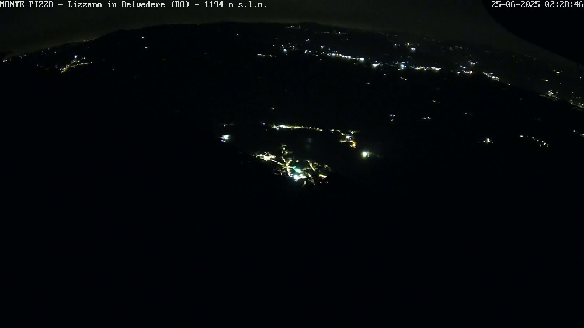 Parco Corno alle Scale, Mount Pizzo Paragliding Runway  Live Cam - Lizzano in Belvedere, Emilia-Romagna, Italy