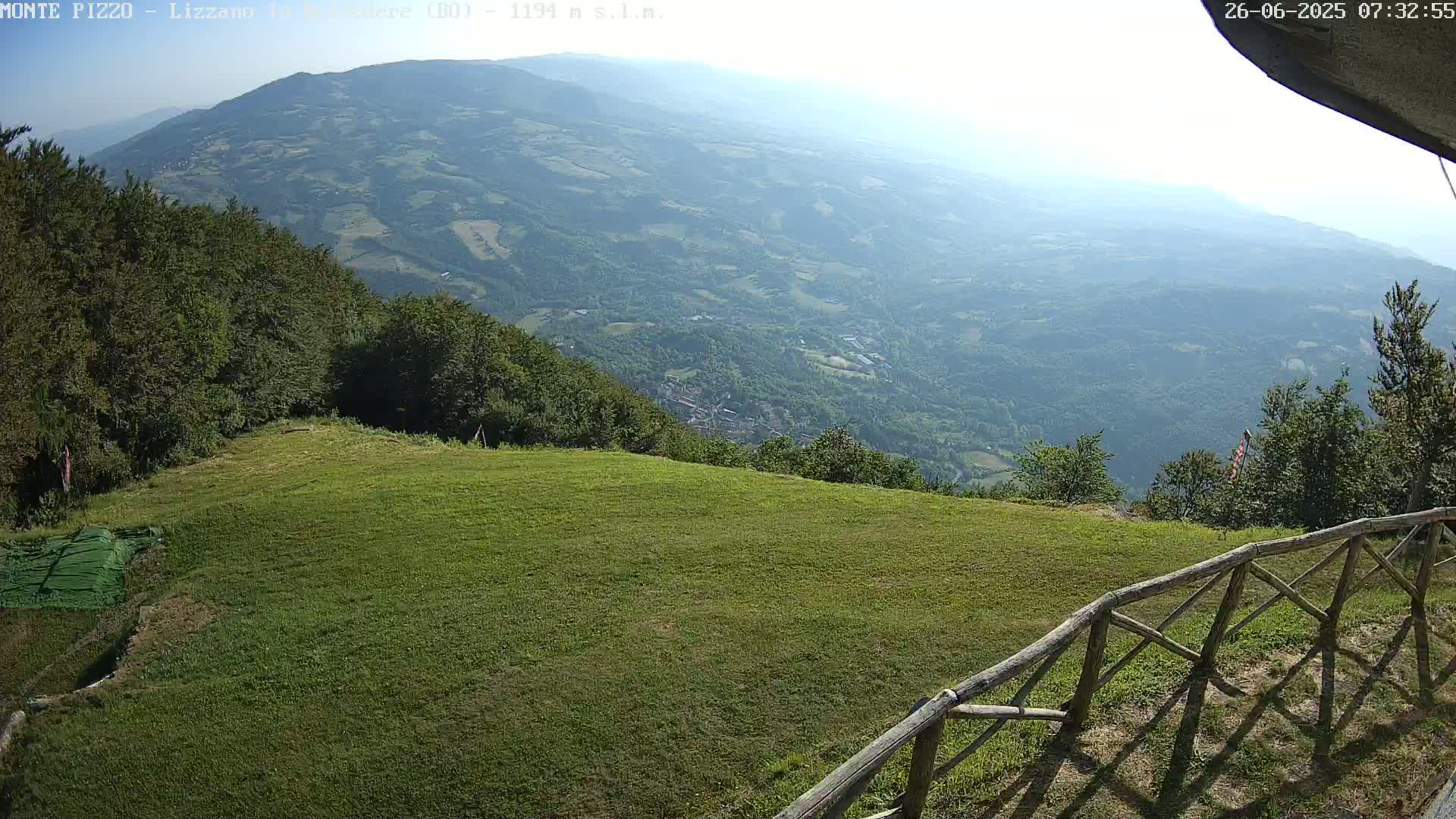 Parco Corno alle Scale, Mount Pizzo Paragliding Runway  Live Cam - Lizzano in Belvedere, Emilia-Romagna, Italy