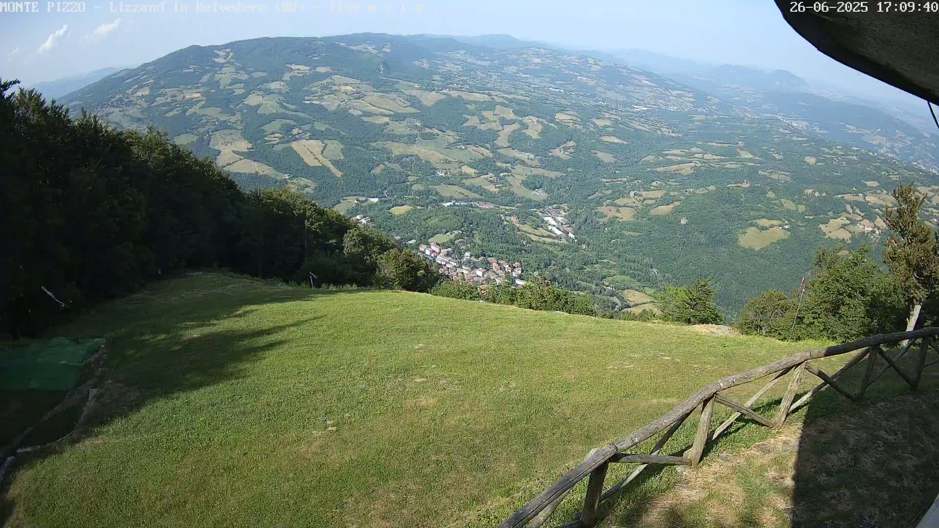 Parco Corno alle Scale, Mount Pizzo Paragliding Runway  Live Cam - Lizzano in Belvedere, Emilia-Romagna, Italy