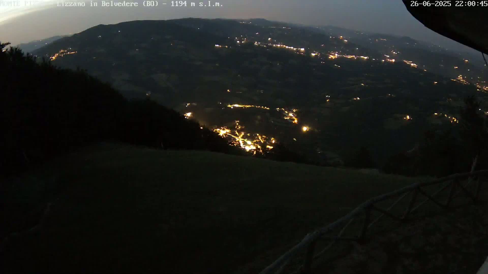Parco Corno alle Scale, Mount Pizzo Paragliding Runway  Live Cam - Lizzano in Belvedere, Emilia-Romagna, Italy