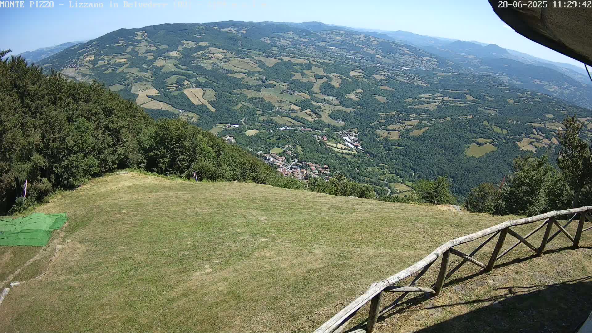 Parco Corno alle Scale, Mount Pizzo Paragliding Runway  Live Cam - Lizzano in Belvedere, Emilia-Romagna, Italy