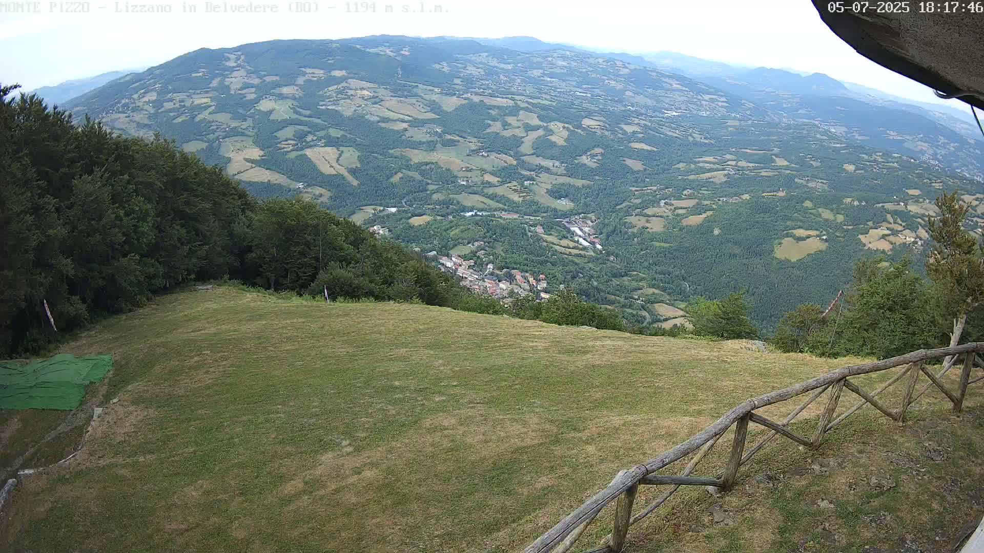 Parco Corno alle Scale, Mount Pizzo Paragliding Runway  Live Cam - Lizzano in Belvedere, Emilia-Romagna, Italy