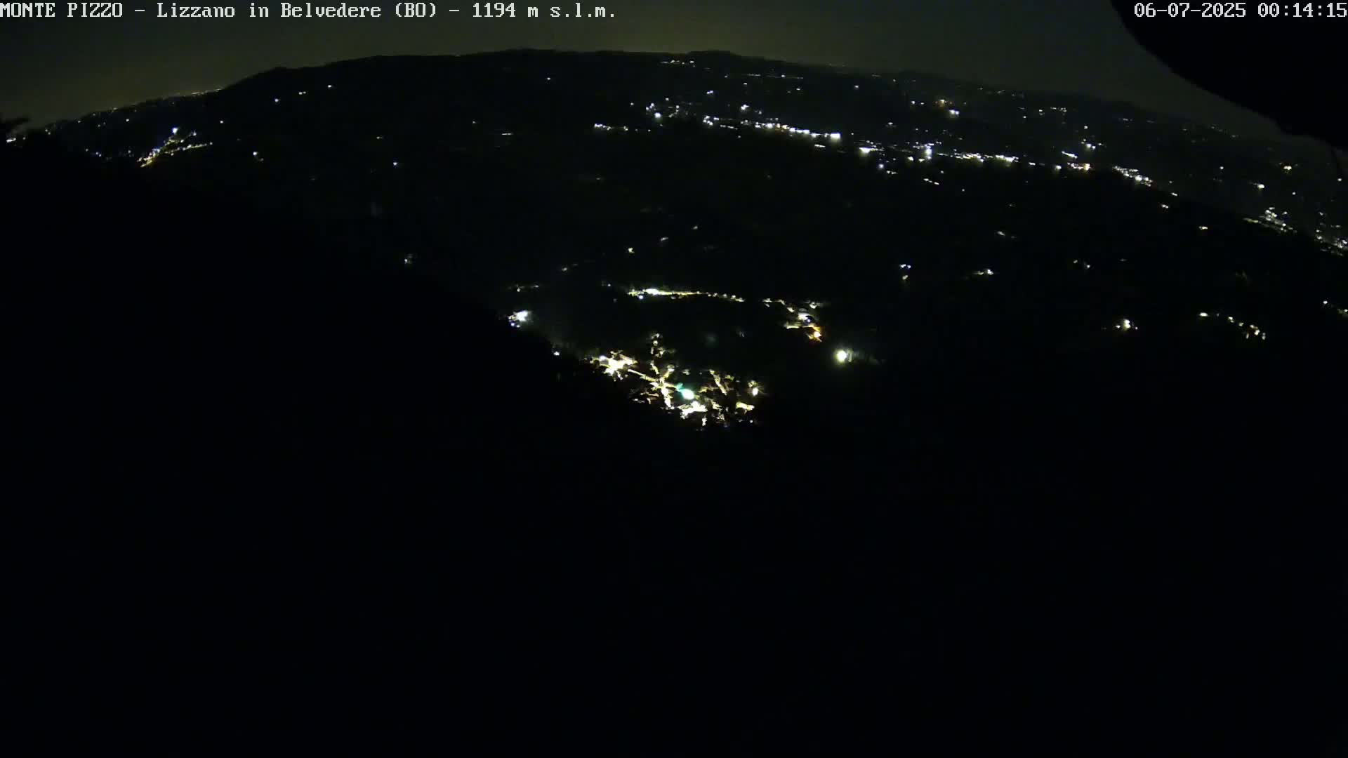 Parco Corno alle Scale, Mount Pizzo Paragliding Runway  Live Cam - Lizzano in Belvedere, Emilia-Romagna, Italy