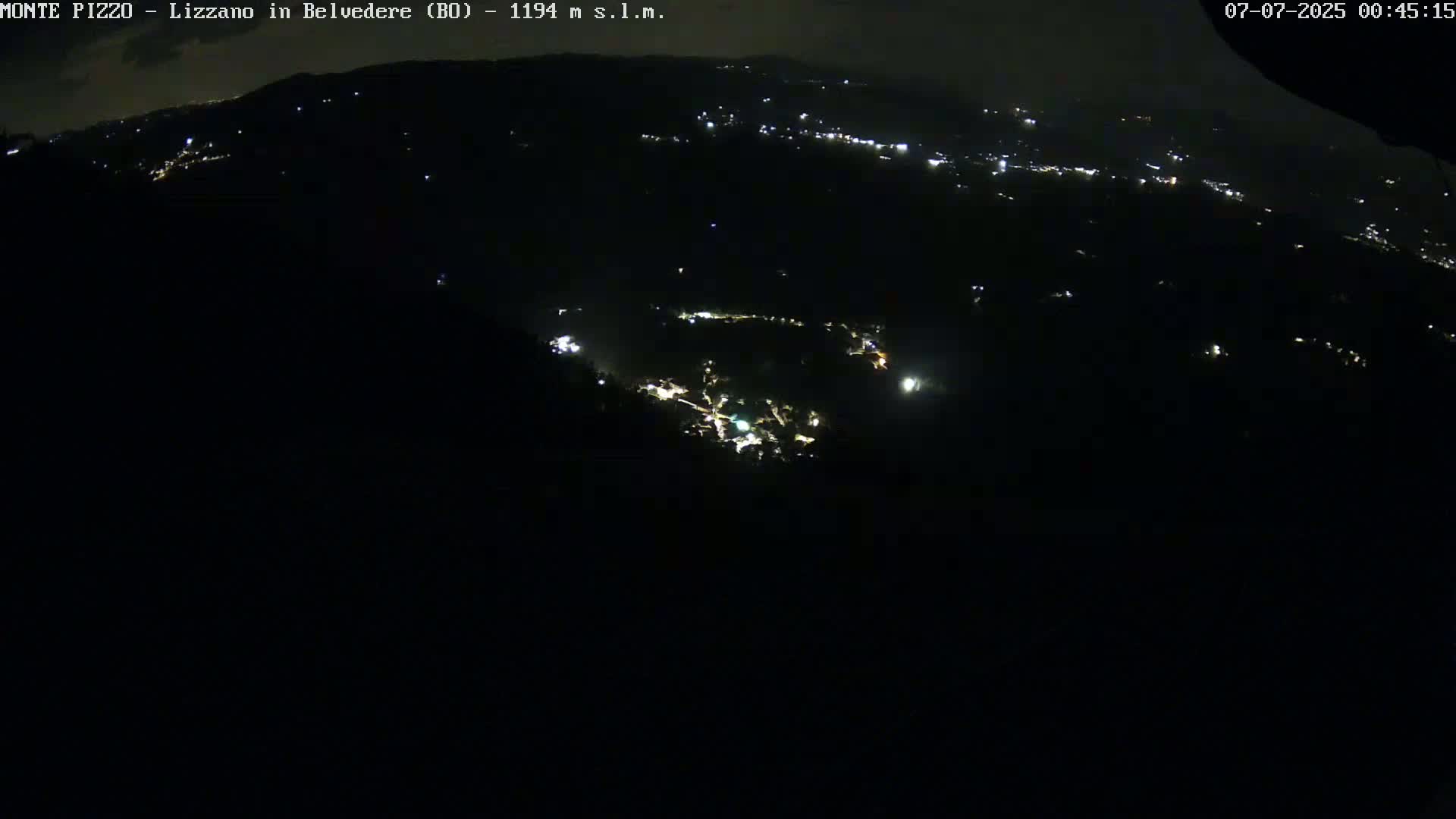 Parco Corno alle Scale, Mount Pizzo Paragliding Runway  Live Cam - Lizzano in Belvedere, Emilia-Romagna, Italy