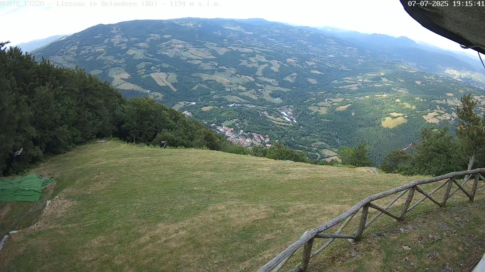 Parco Corno alle Scale, Mount Pizzo Paragliding Runway  Live Cam - Lizzano in Belvedere, Emilia-Romagna, Italy