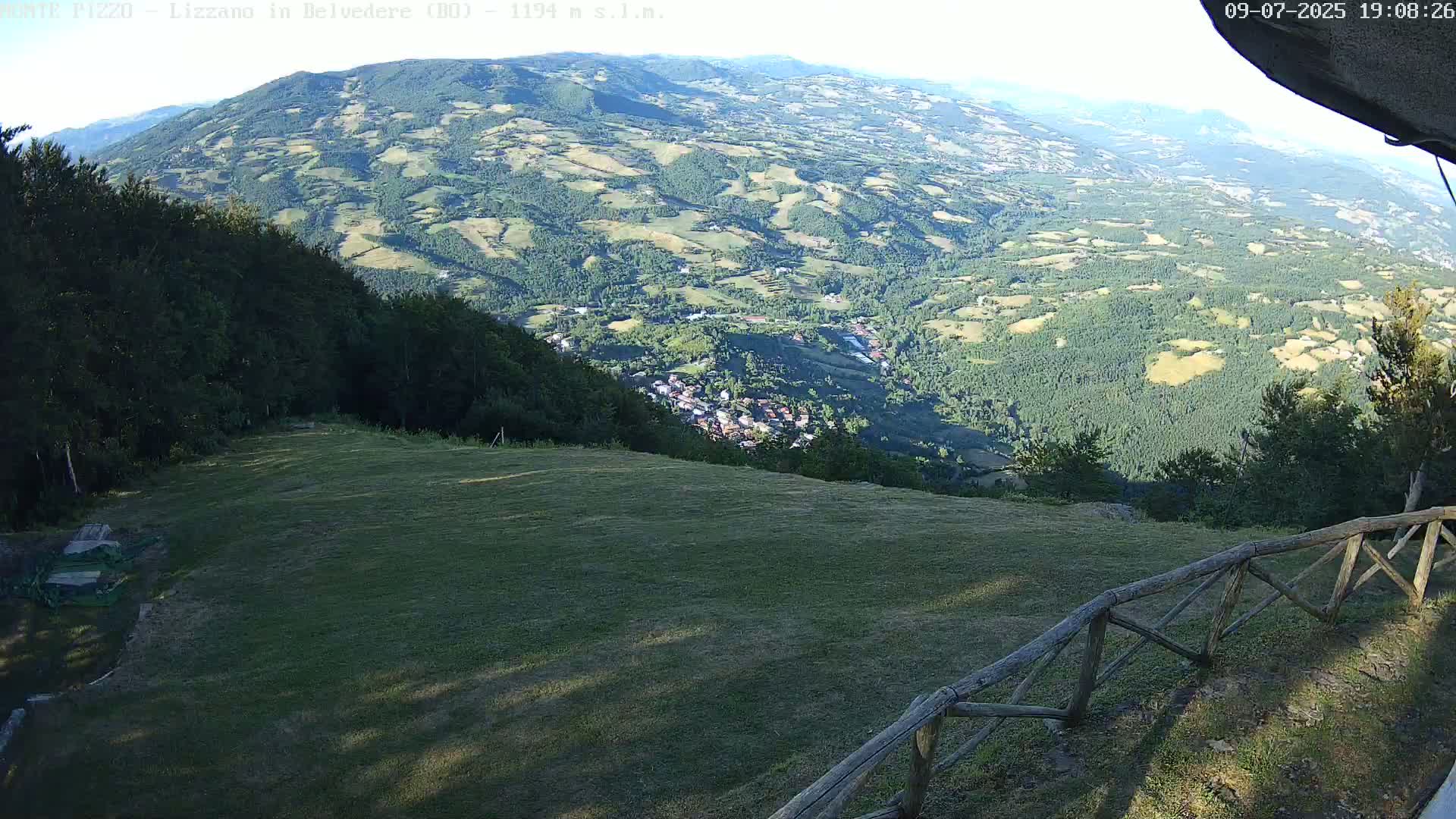 Parco Corno alle Scale, Mount Pizzo Paragliding Runway  Live Cam - Lizzano in Belvedere, Emilia-Romagna, Italy