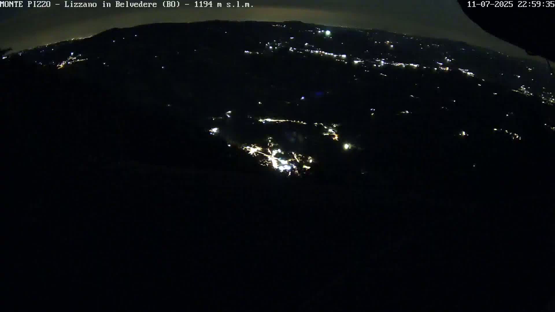 Parco Corno alle Scale, Mount Pizzo Paragliding Runway  Live Cam - Lizzano in Belvedere, Emilia-Romagna, Italy