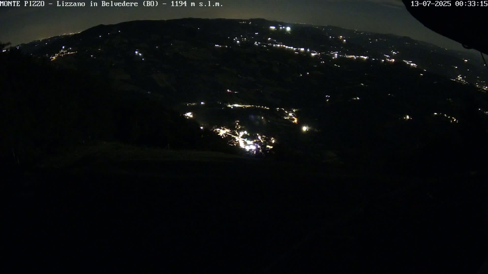 Parco Corno alle Scale, Mount Pizzo Paragliding Runway  Live Cam - Lizzano in Belvedere, Emilia-Romagna, Italy
