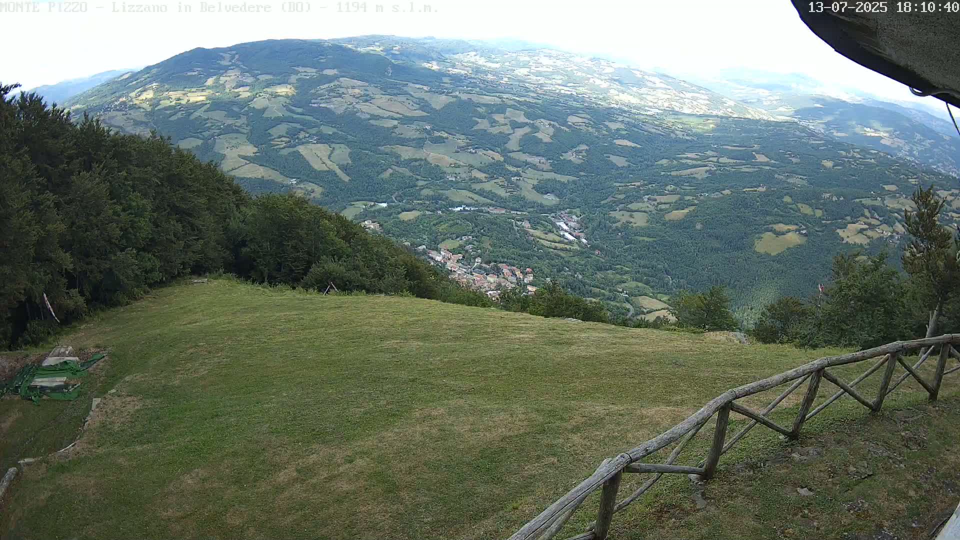 Parco Corno alle Scale, Mount Pizzo Paragliding Runway  Live Cam - Lizzano in Belvedere, Emilia-Romagna, Italy