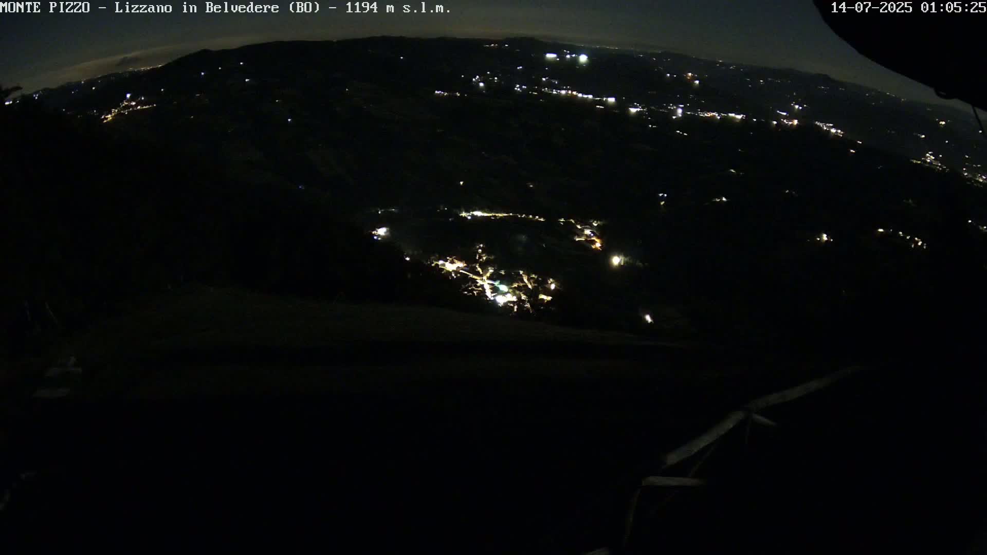 Parco Corno alle Scale, Mount Pizzo Paragliding Runway  Live Cam - Lizzano in Belvedere, Emilia-Romagna, Italy