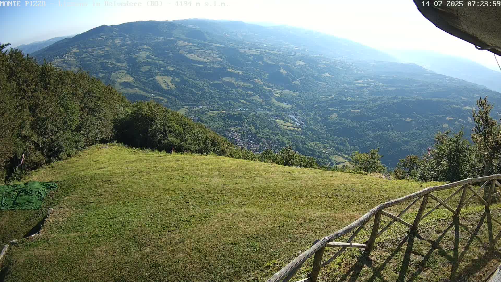 Parco Corno alle Scale, Mount Pizzo Paragliding Runway  Live Cam - Lizzano in Belvedere, Emilia-Romagna, Italy