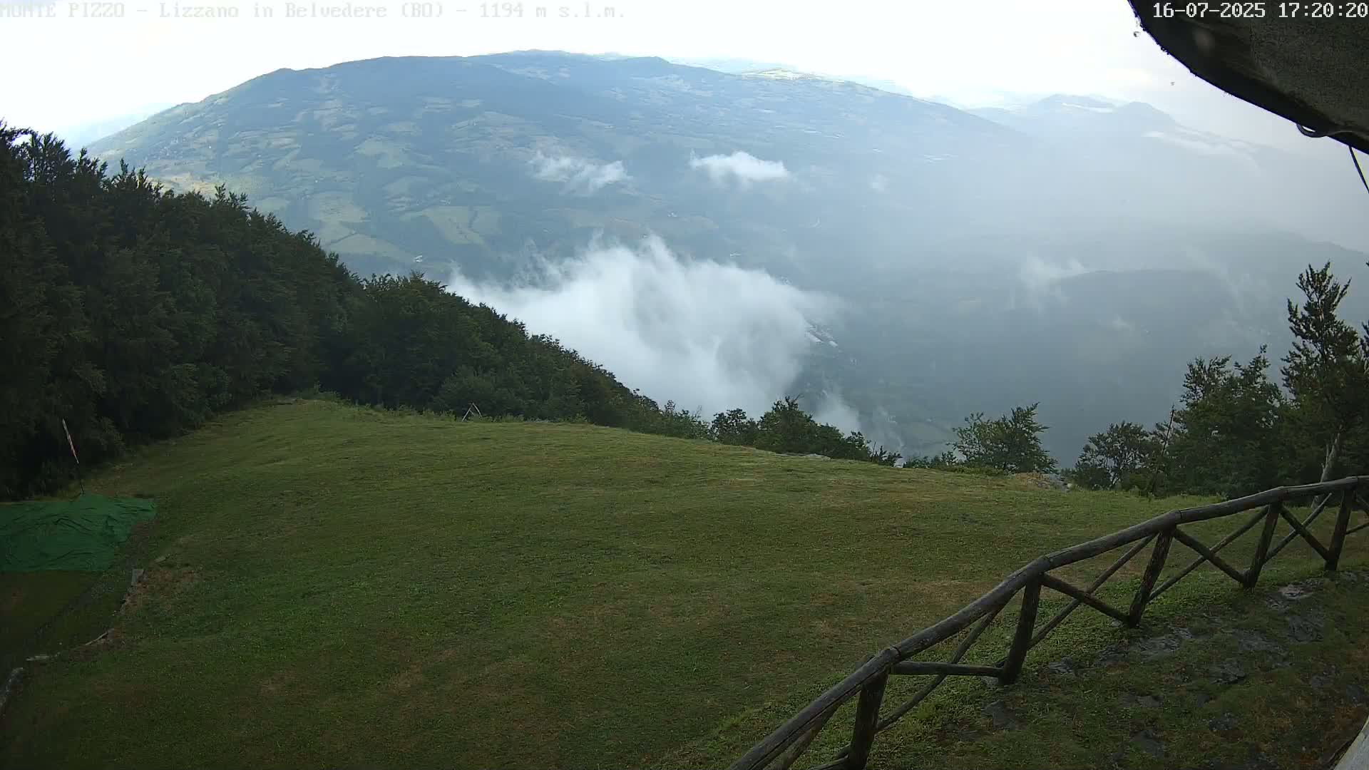 Parco Corno alle Scale, Mount Pizzo Paragliding Runway  Live Cam - Lizzano in Belvedere, Emilia-Romagna, Italy