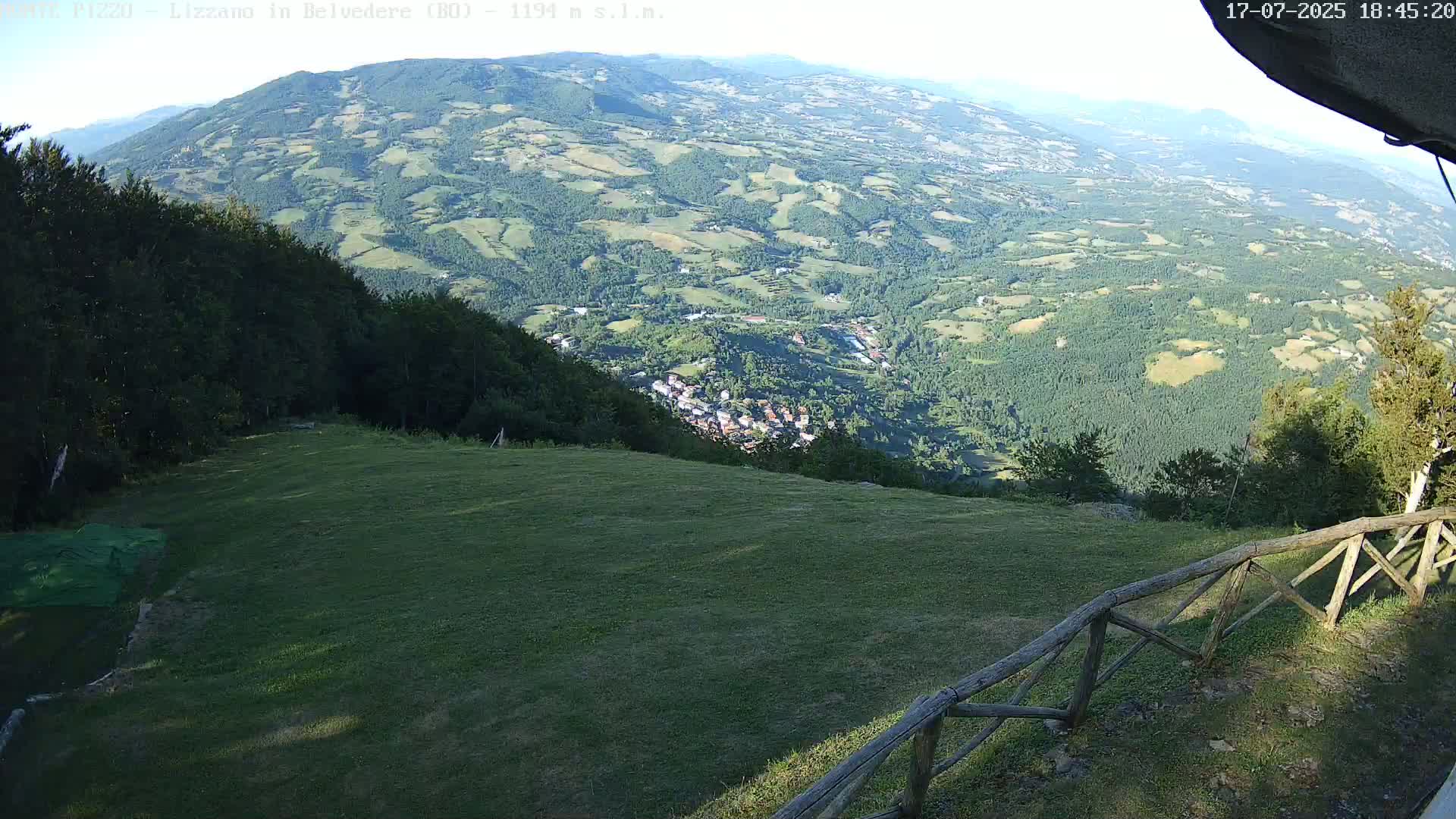 Parco Corno alle Scale, Mount Pizzo Paragliding Runway  Live Cam - Lizzano in Belvedere, Emilia-Romagna, Italy