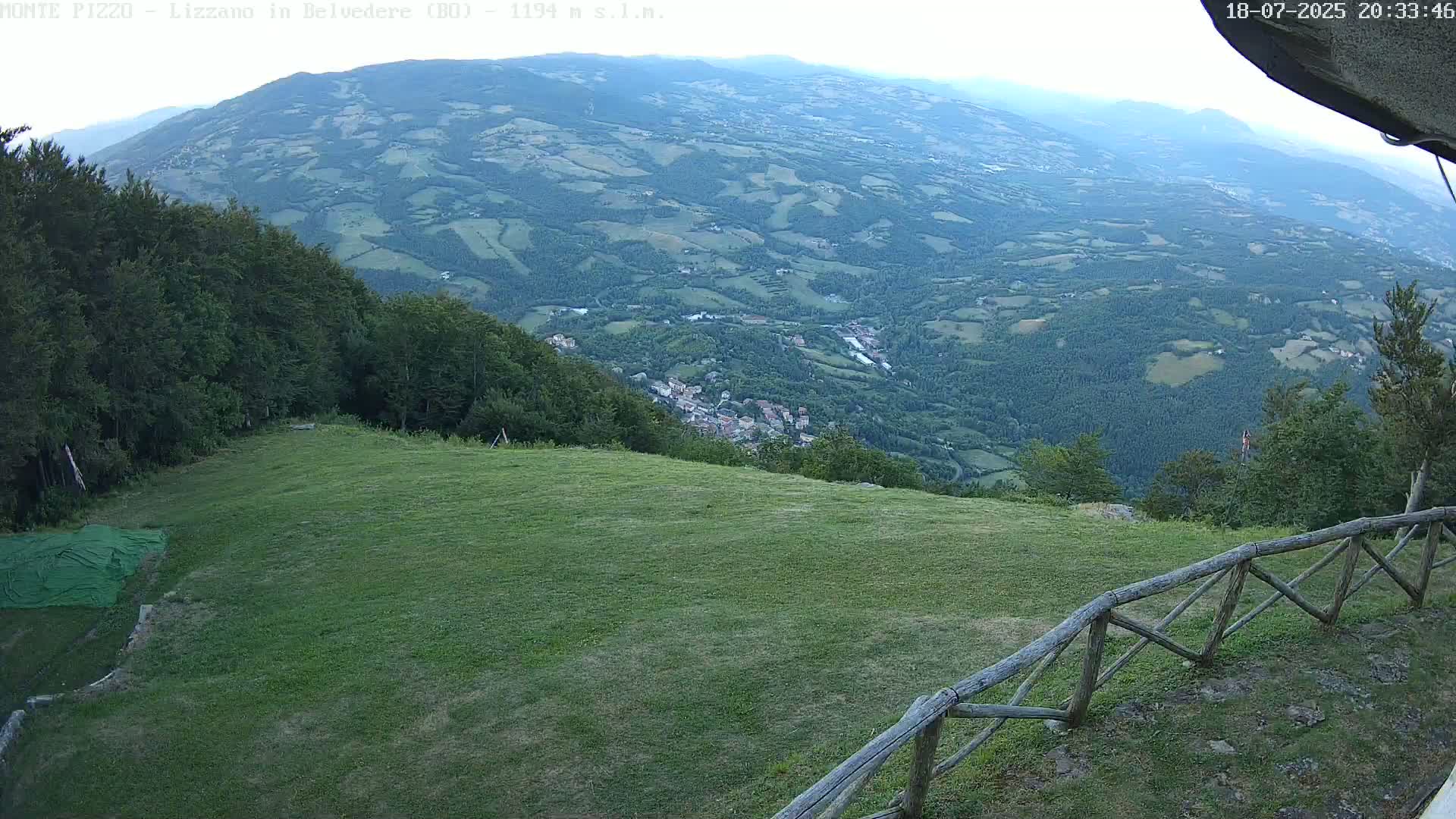 Parco Corno alle Scale, Mount Pizzo Paragliding Runway  Live Cam - Lizzano in Belvedere, Emilia-Romagna, Italy