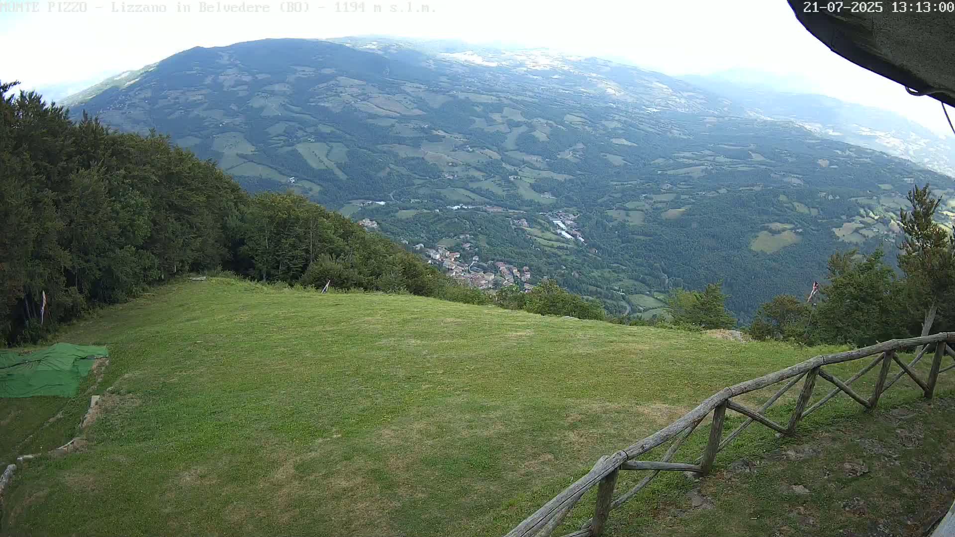 Parco Corno alle Scale, Mount Pizzo Paragliding Runway  Live Cam - Lizzano in Belvedere, Emilia-Romagna, Italy