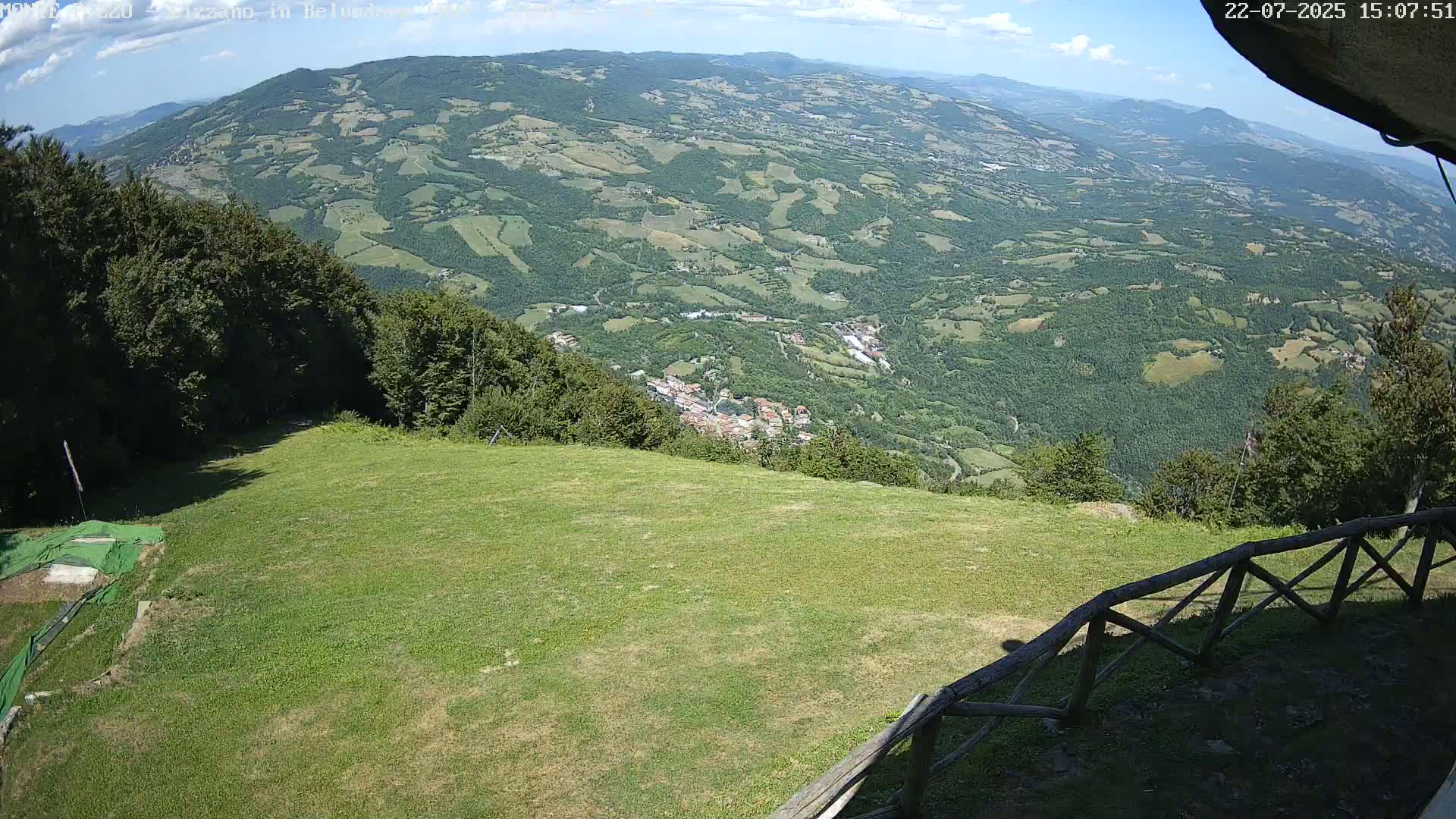Parco Corno alle Scale, Mount Pizzo Paragliding Runway  Live Cam - Lizzano in Belvedere, Emilia-Romagna, Italy