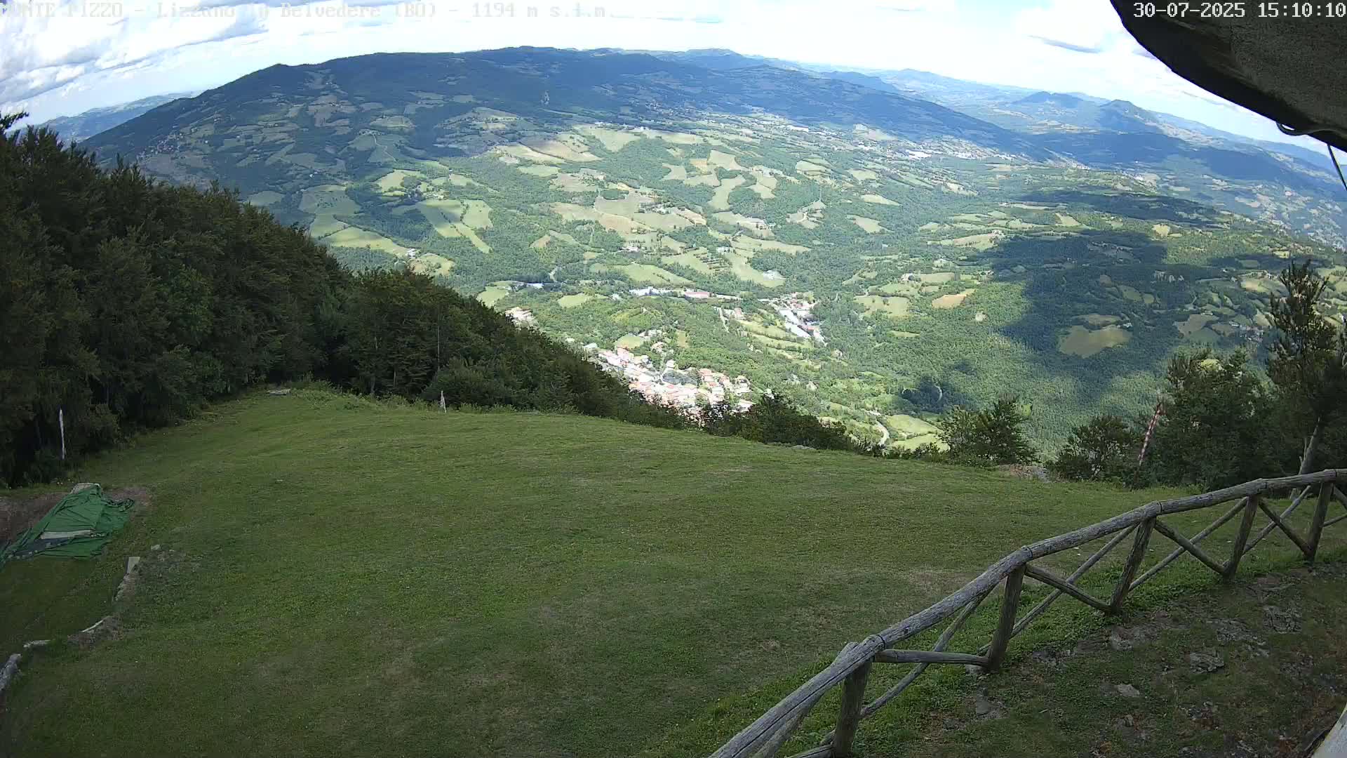 Parco Corno alle Scale, Mount Pizzo Paragliding Runway  Live Cam - Lizzano in Belvedere, Emilia-Romagna, Italy