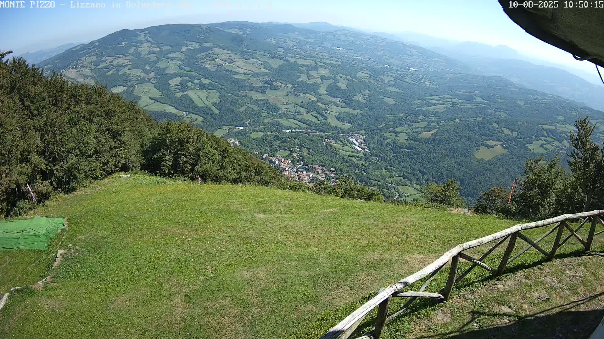 Parco Corno alle Scale, Mount Pizzo Paragliding Runway  Live Cam - Lizzano in Belvedere, Emilia-Romagna, Italy