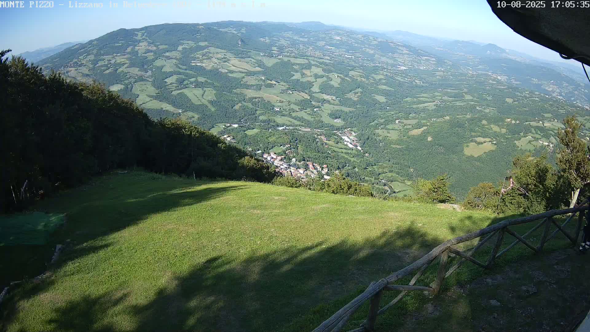 Parco Corno alle Scale, Mount Pizzo Paragliding Runway  Live Cam - Lizzano in Belvedere, Emilia-Romagna, Italy