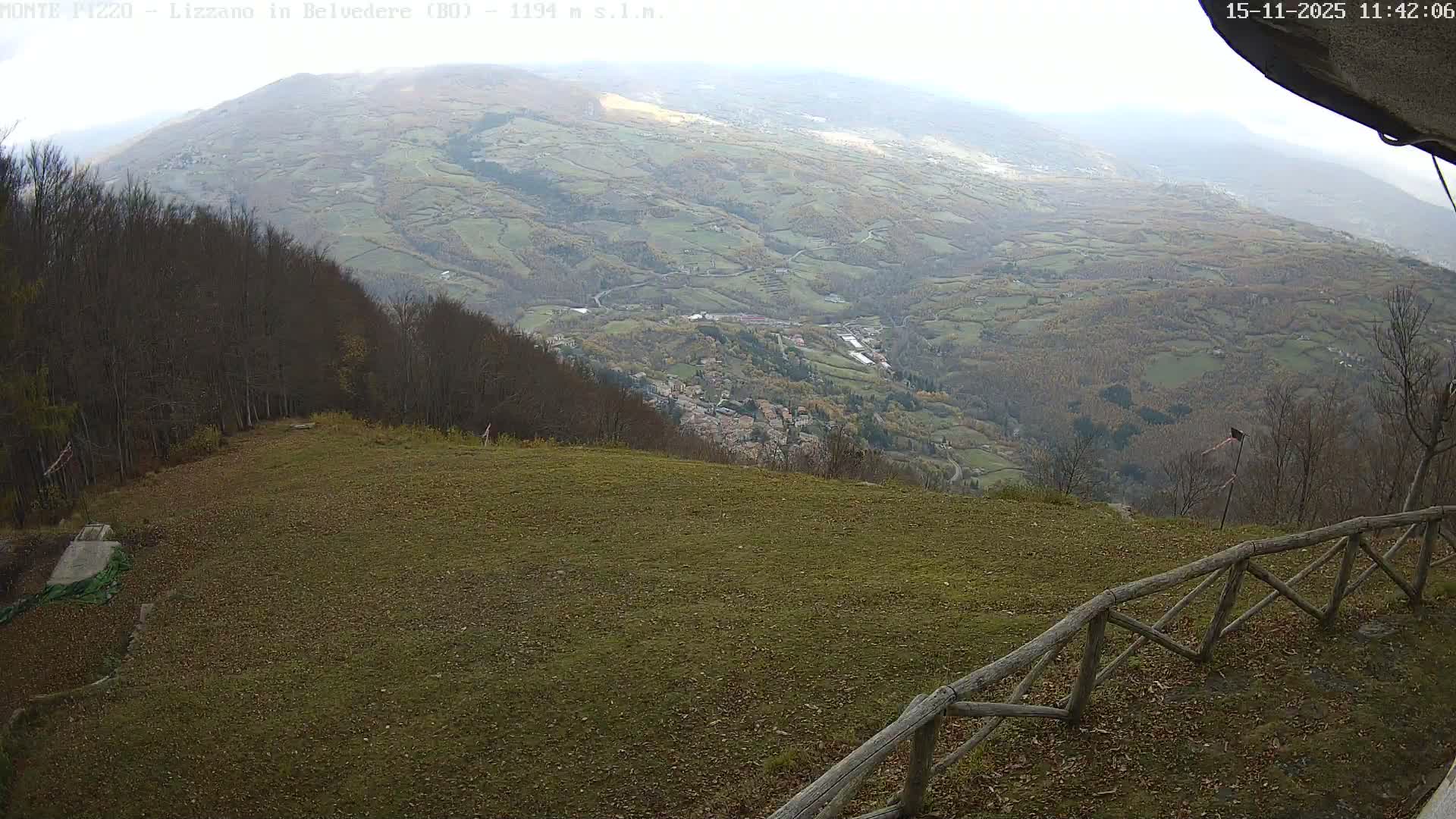 Parco Corno alle Scale, Mount Pizzo Paragliding Runway  Live Cam - Lizzano in Belvedere, Emilia-Romagna, Italy