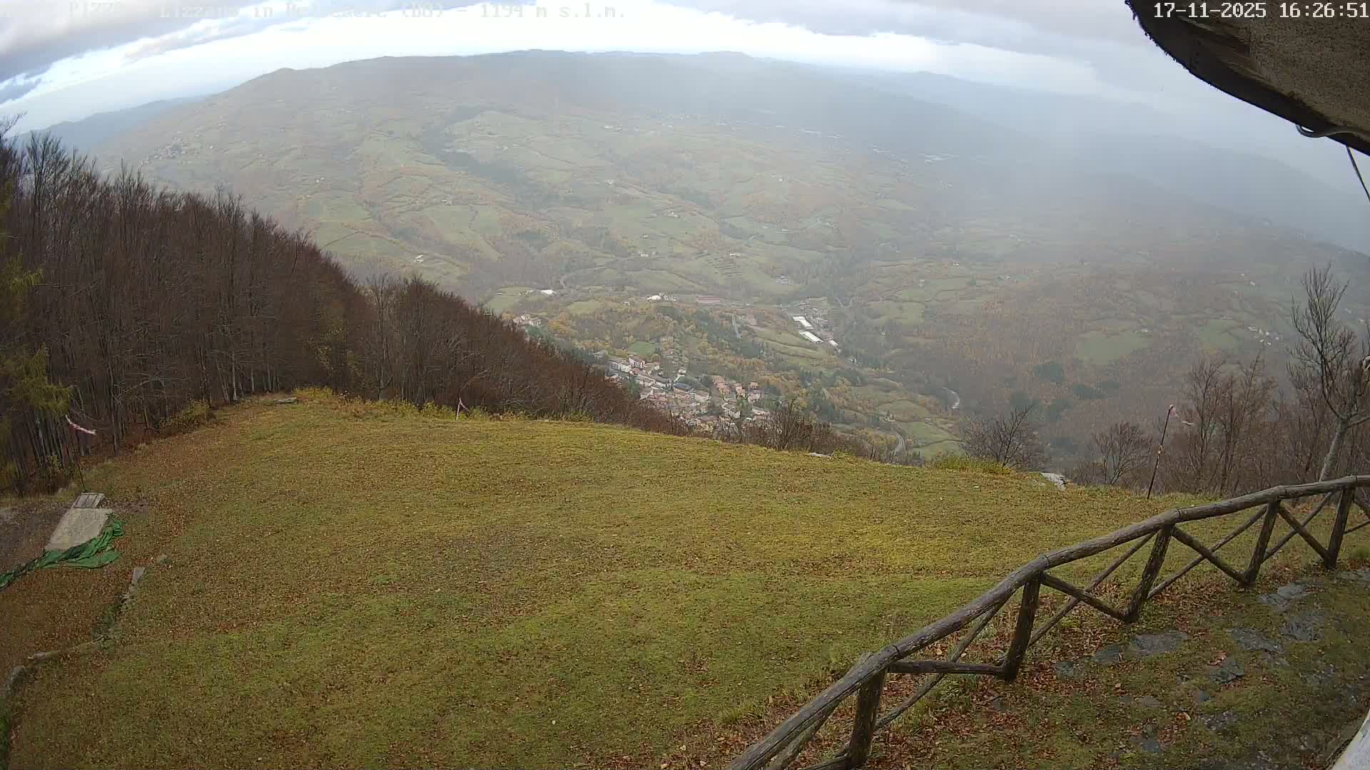 Parco Corno alle Scale, Mount Pizzo Paragliding Runway  Live Cam - Lizzano in Belvedere, Emilia-Romagna, Italy