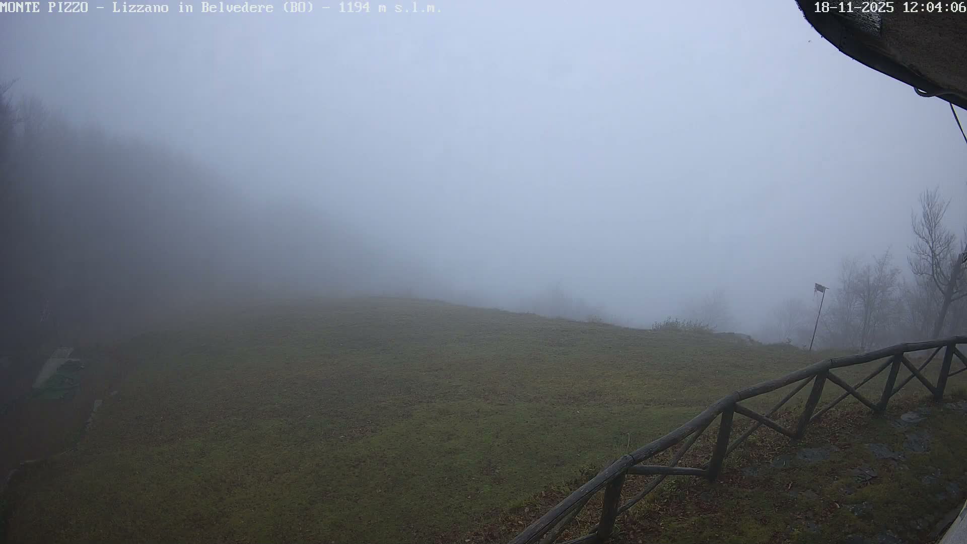 Parco Corno alle Scale, Mount Pizzo Paragliding Runway  Live Cam - Lizzano in Belvedere, Emilia-Romagna, Italy