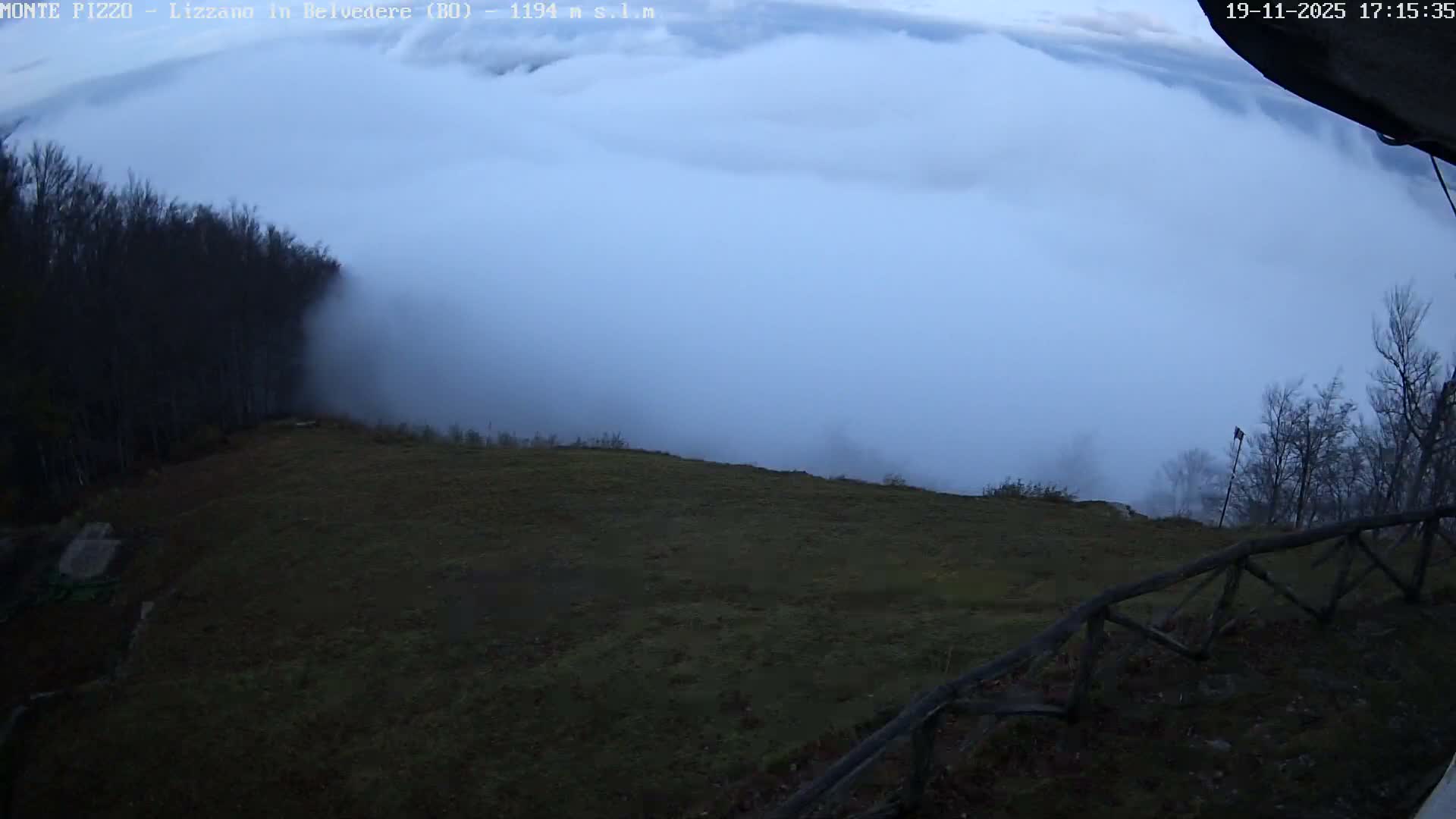 Parco Corno alle Scale, Mount Pizzo Paragliding Runway  Live Cam - Lizzano in Belvedere, Emilia-Romagna, Italy