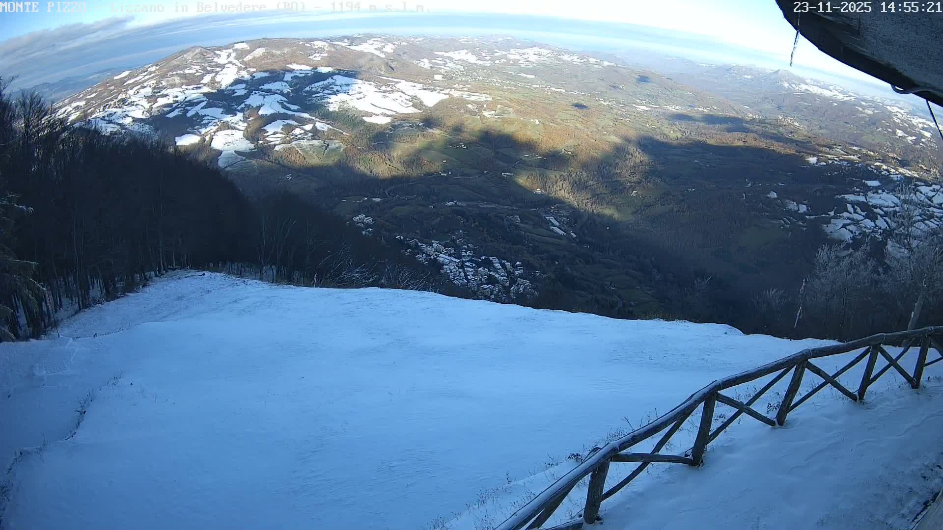 Parco Corno alle Scale, Mount Pizzo Paragliding Runway  Live Cam - Lizzano in Belvedere, Emilia-Romagna, Italy