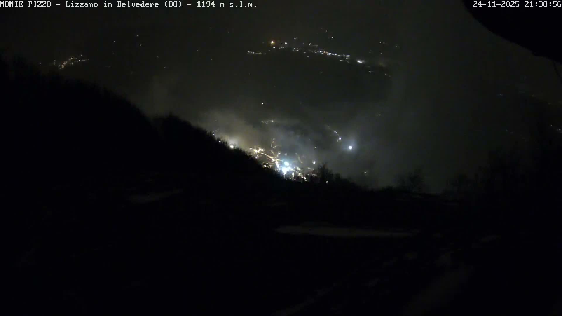 Parco Corno alle Scale, Mount Pizzo Paragliding Runway  Live Cam - Lizzano in Belvedere, Emilia-Romagna, Italy