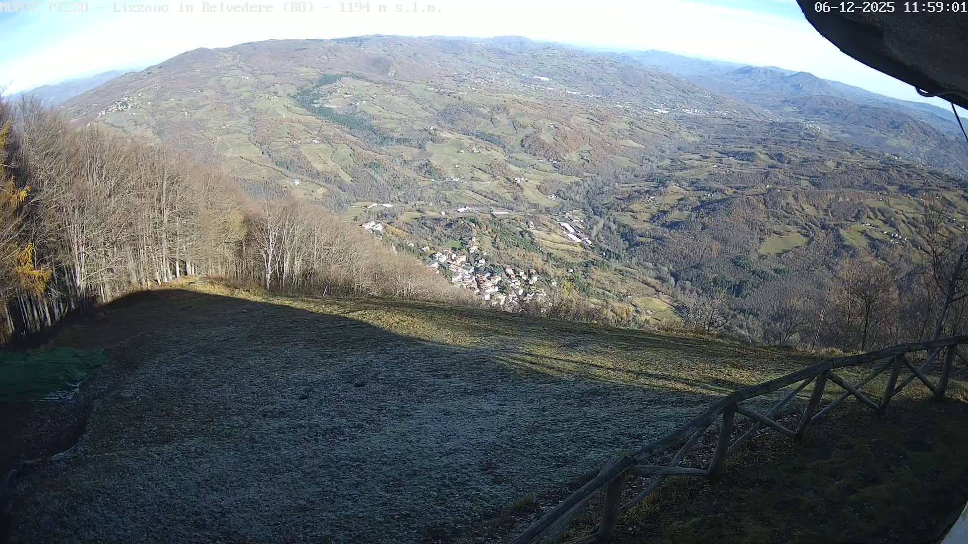 Parco Corno alle Scale, Mount Pizzo Paragliding Runway  Live Cam - Lizzano in Belvedere, Emilia-Romagna, Italy