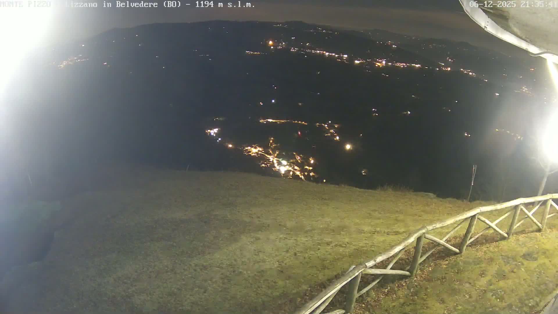 Parco Corno alle Scale, Mount Pizzo Paragliding Runway  Live Cam - Lizzano in Belvedere, Emilia-Romagna, Italy