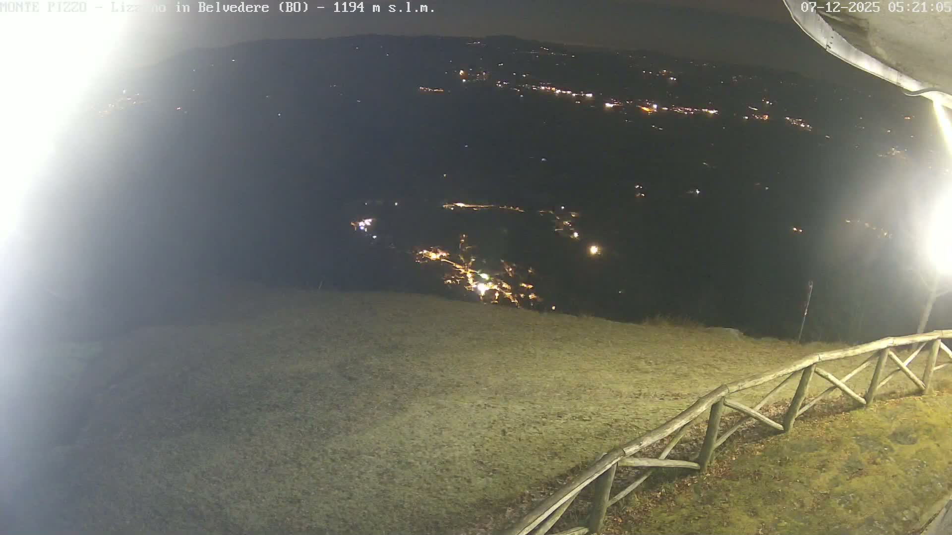 Parco Corno alle Scale, Mount Pizzo Paragliding Runway  Live Cam - Lizzano in Belvedere, Emilia-Romagna, Italy