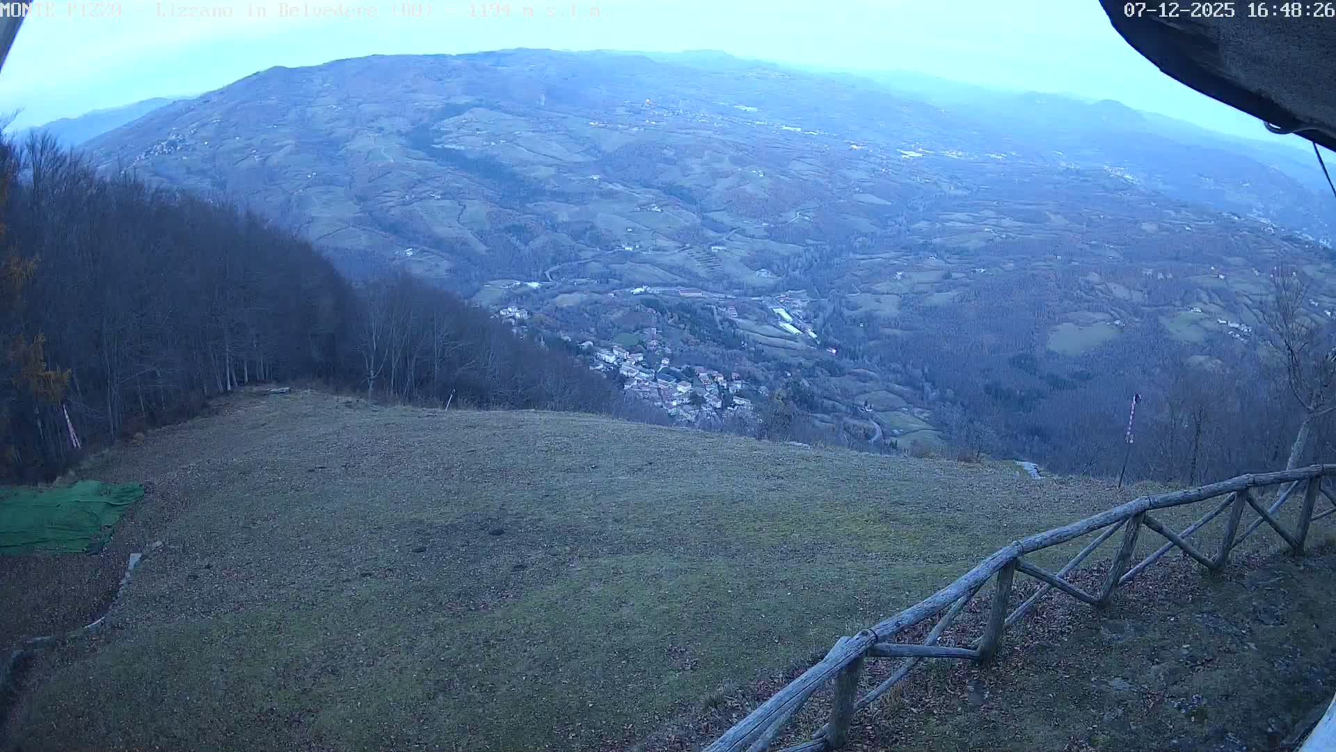 Parco Corno alle Scale, Mount Pizzo Paragliding Runway  Live Cam - Lizzano in Belvedere, Emilia-Romagna, Italy