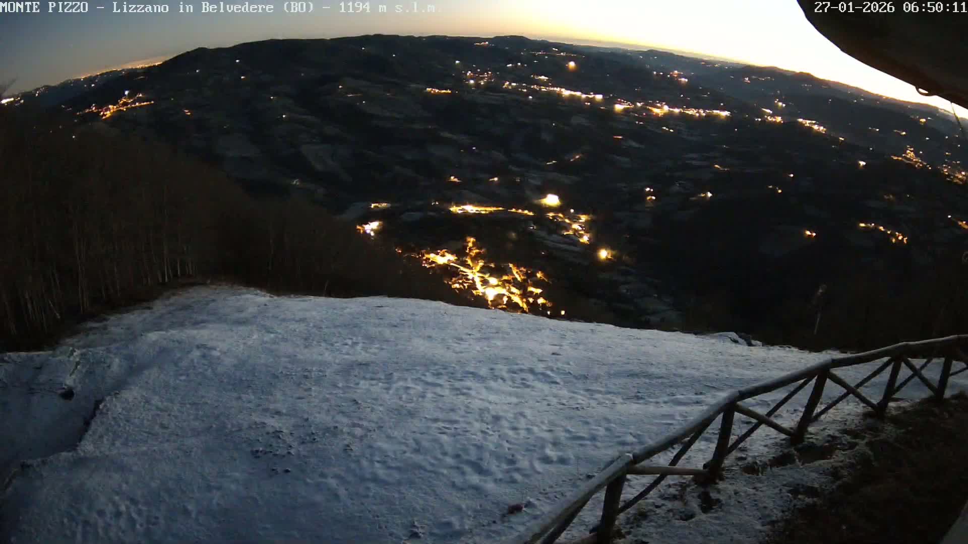 Parco Corno alle Scale, Mount Pizzo Paragliding Runway  Live Cam - Lizzano in Belvedere, Emilia-Romagna, Italy