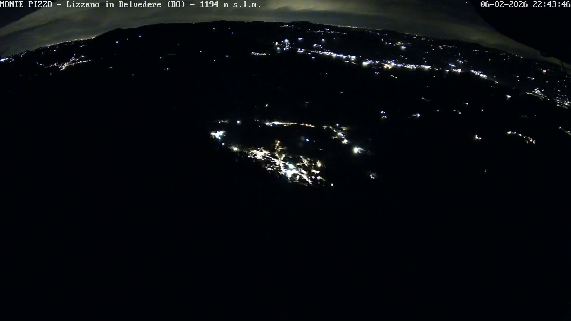 Parco Corno alle Scale, Mount Pizzo Paragliding Runway  Live Cam - Lizzano in Belvedere, Emilia-Romagna, Italy