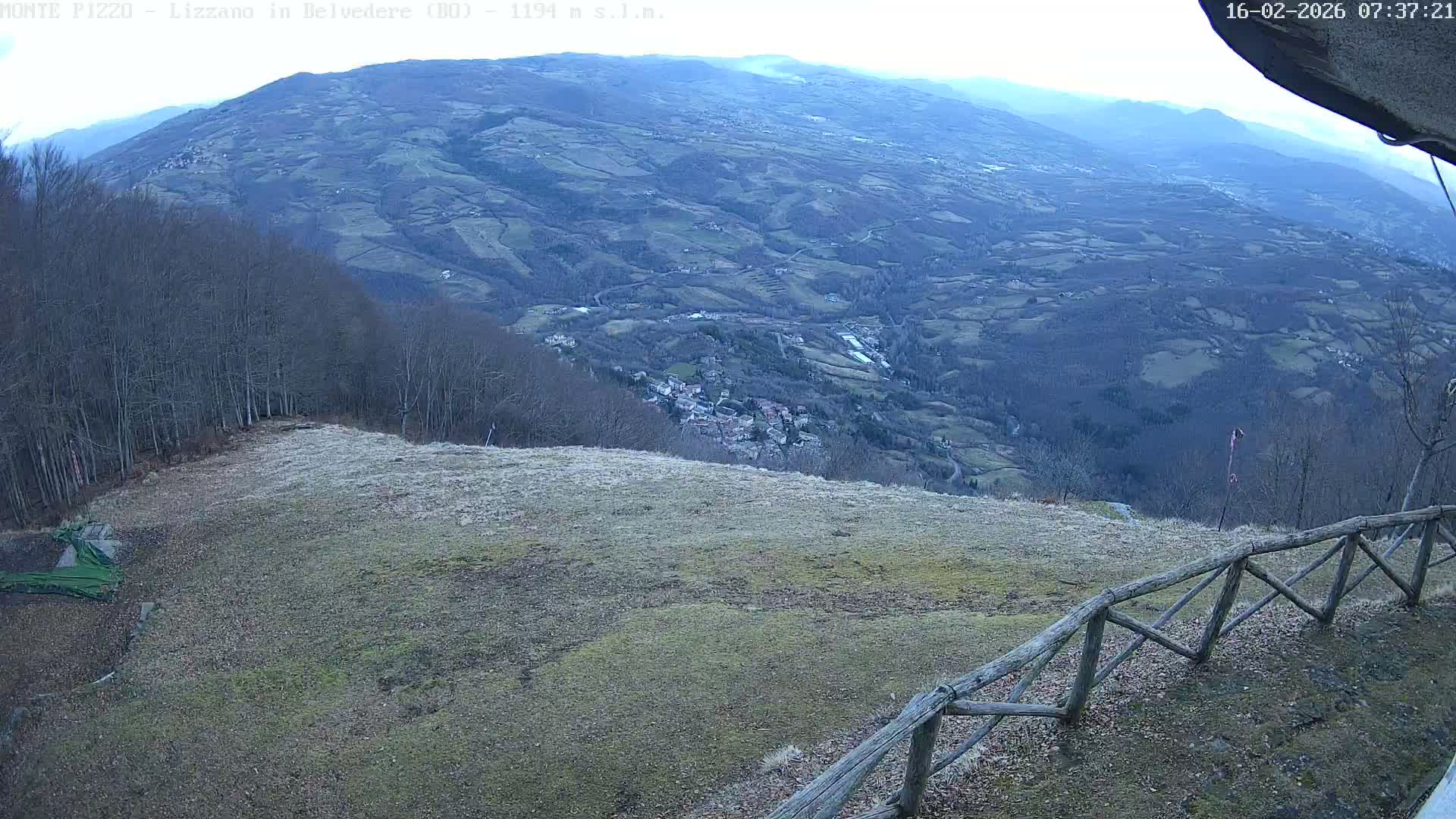 Parco Corno alle Scale, Mount Pizzo Paragliding Runway  Live Cam - Lizzano in Belvedere, Emilia-Romagna, Italy