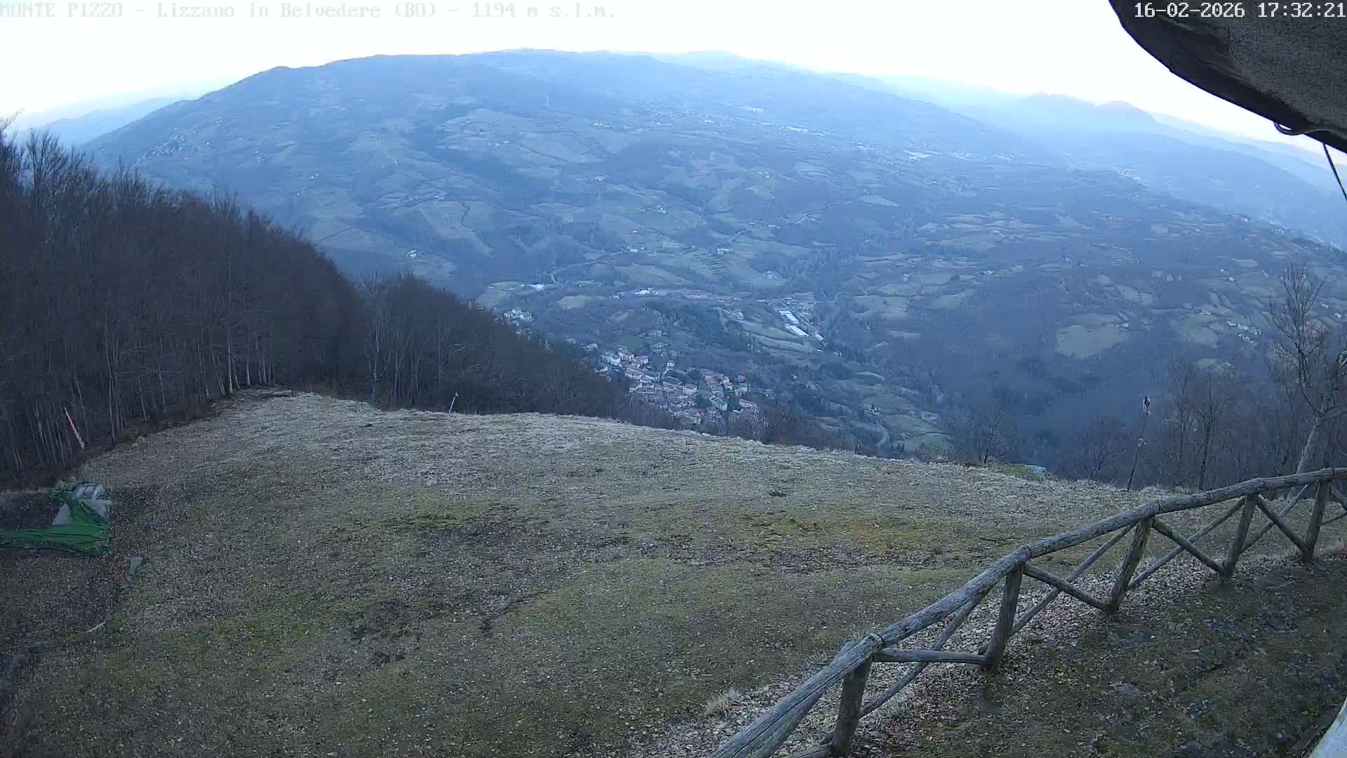 Parco Corno alle Scale, Mount Pizzo Paragliding Runway  Live Cam - Lizzano in Belvedere, Emilia-Romagna, Italy